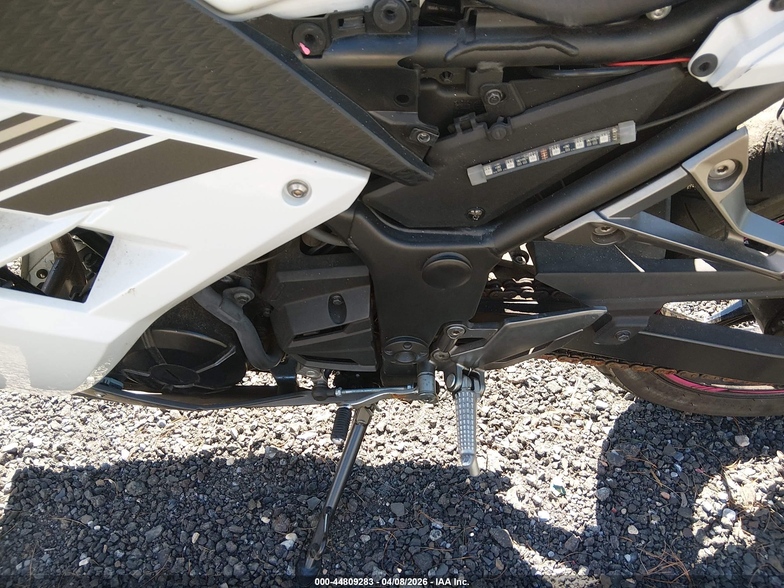 KAWASAKI EX300 image 9
