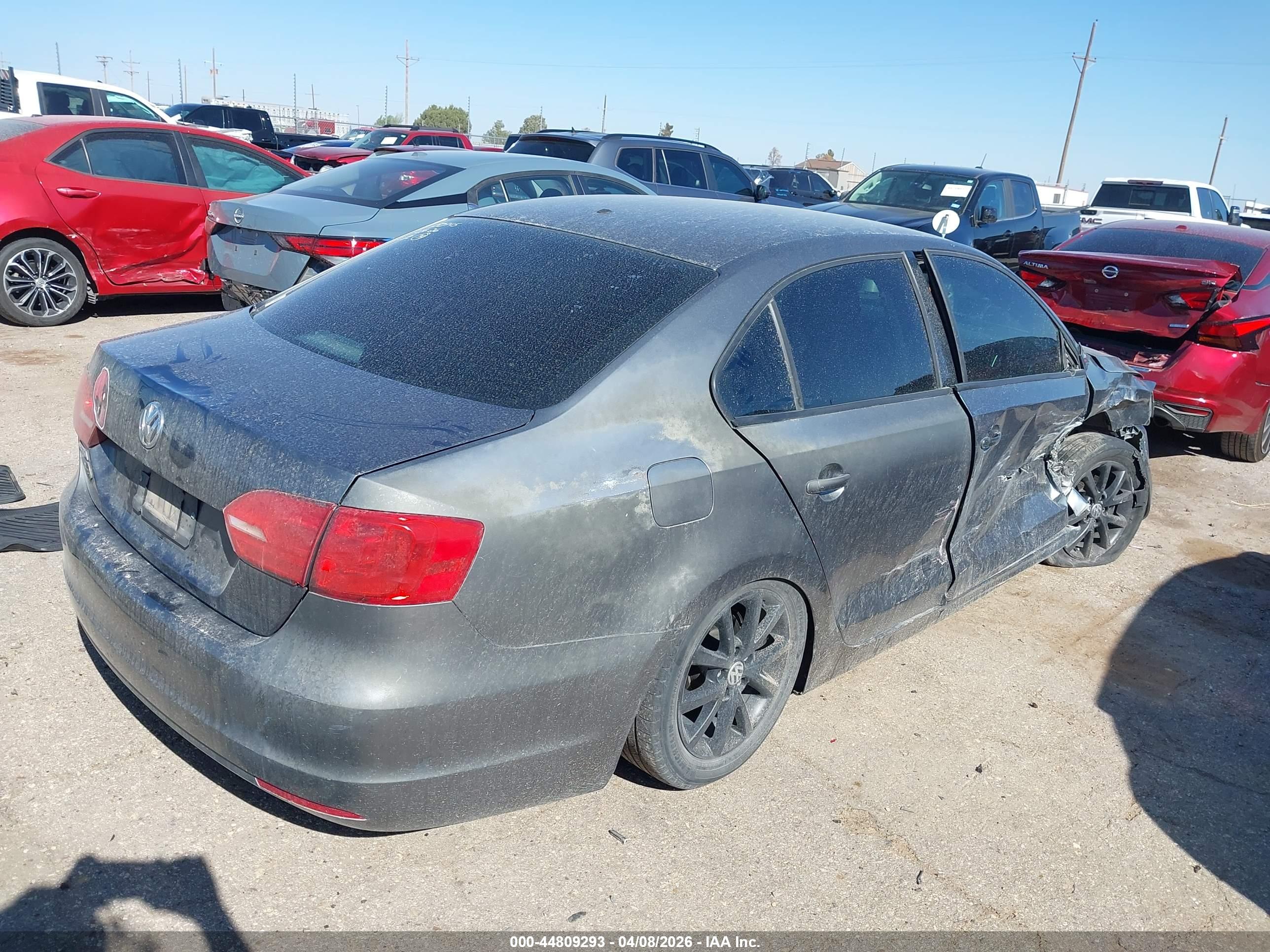 VOLKSWAGEN JETTA image 4