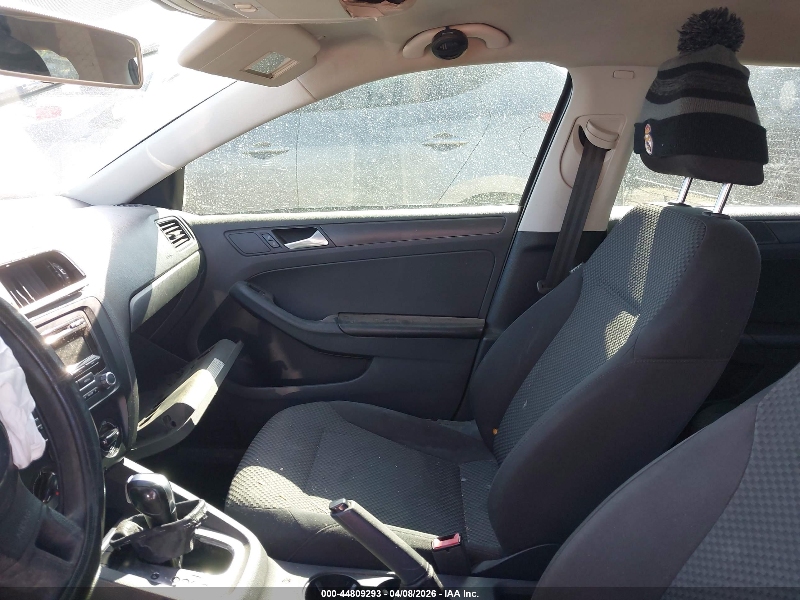 VOLKSWAGEN JETTA image 5