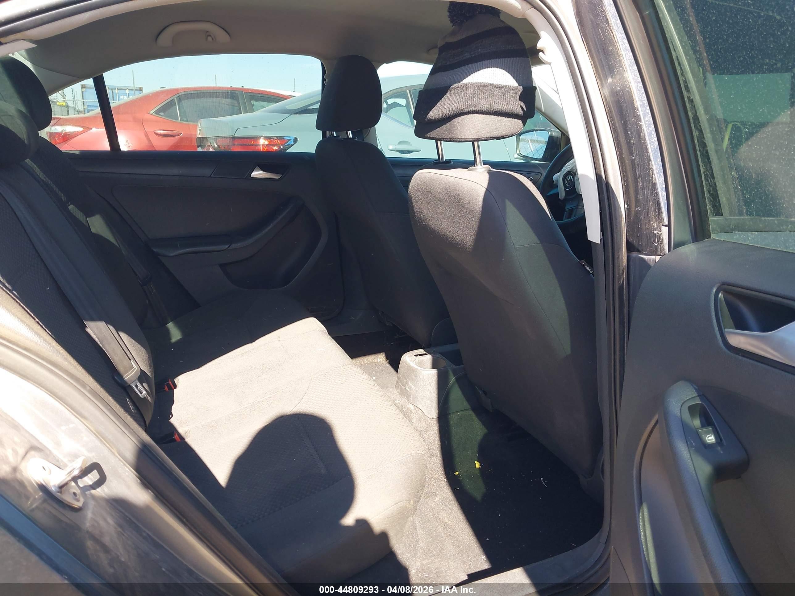 VOLKSWAGEN JETTA image 8