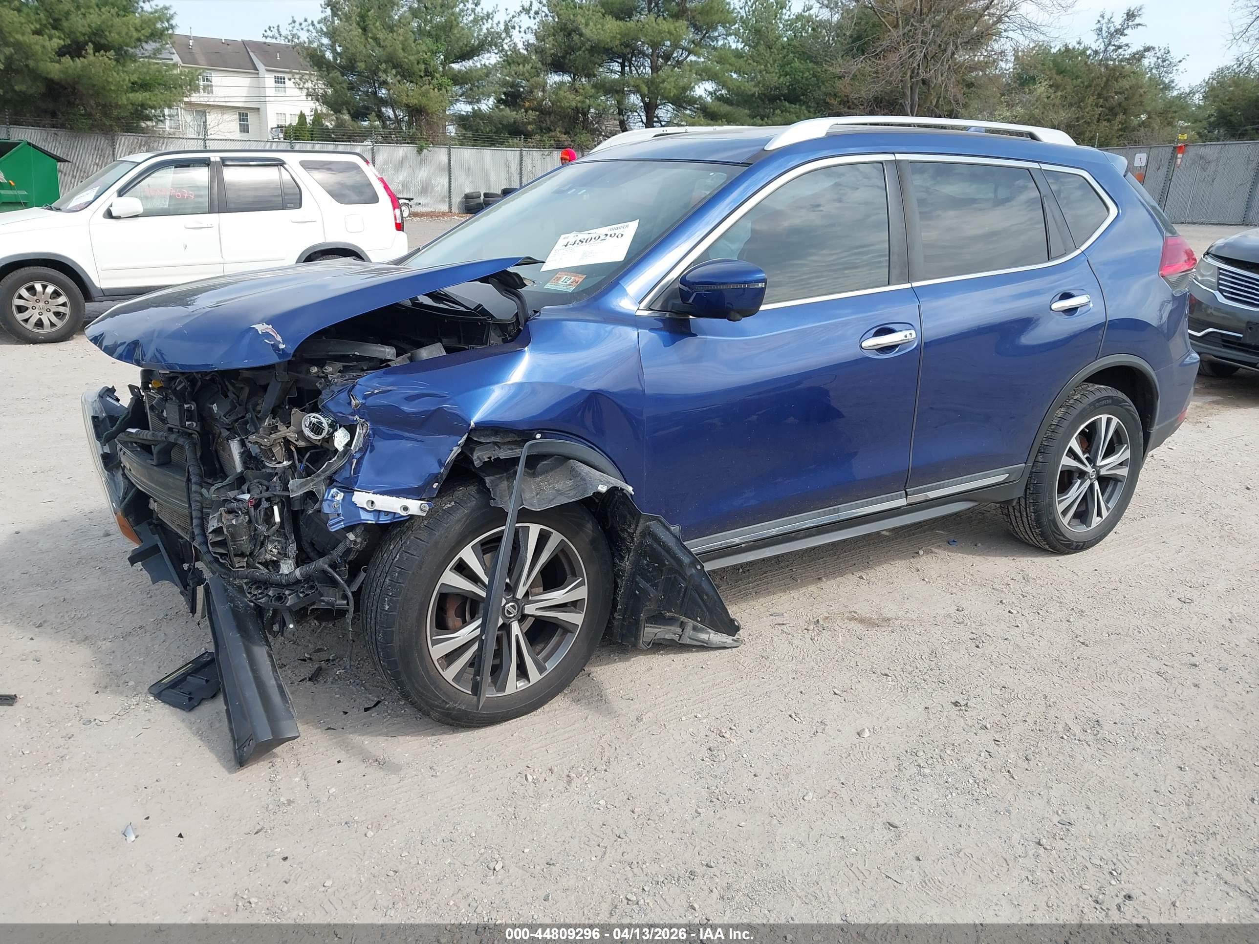 NISSAN ROGUE image 2