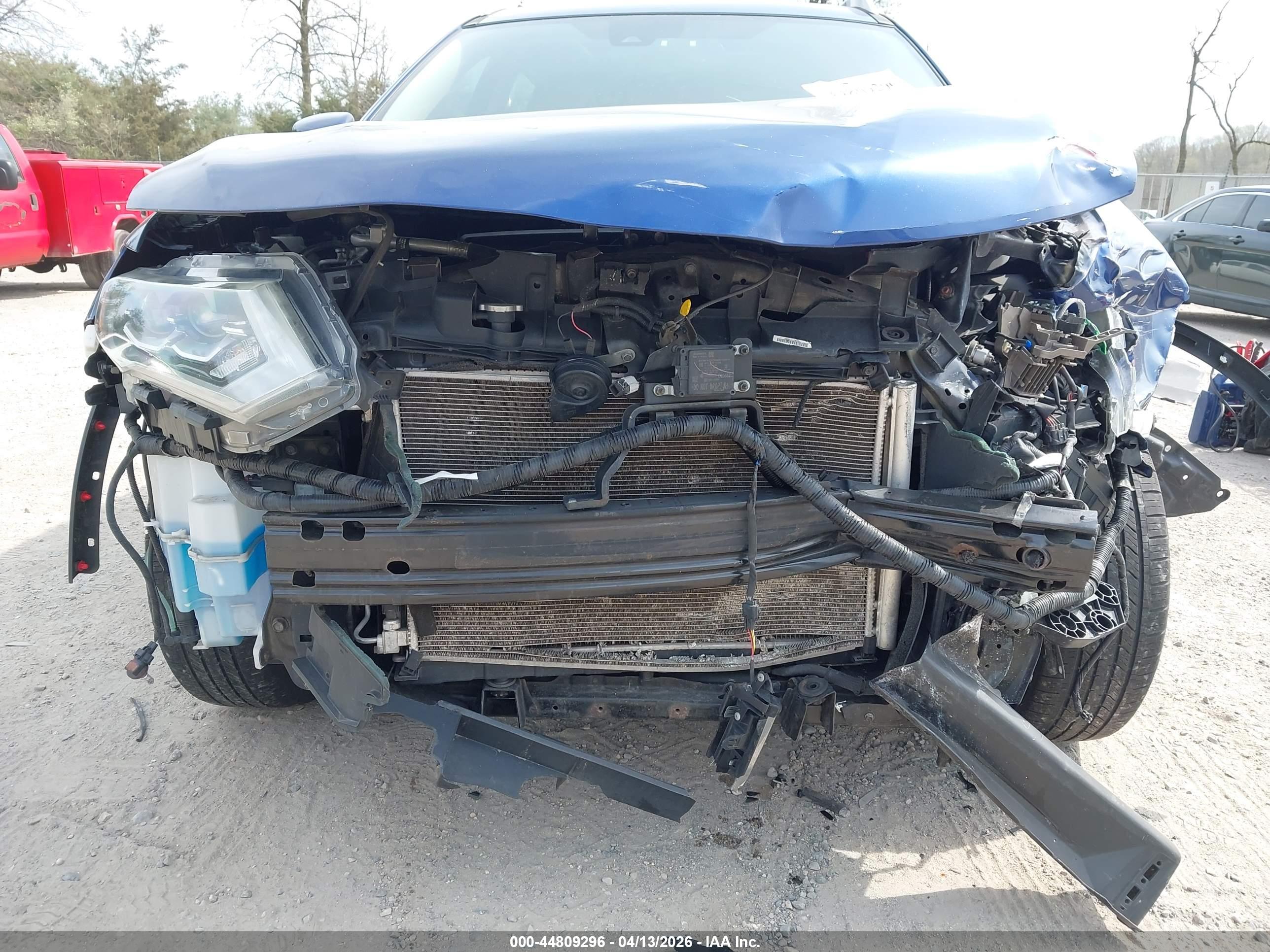 NISSAN ROGUE image 6