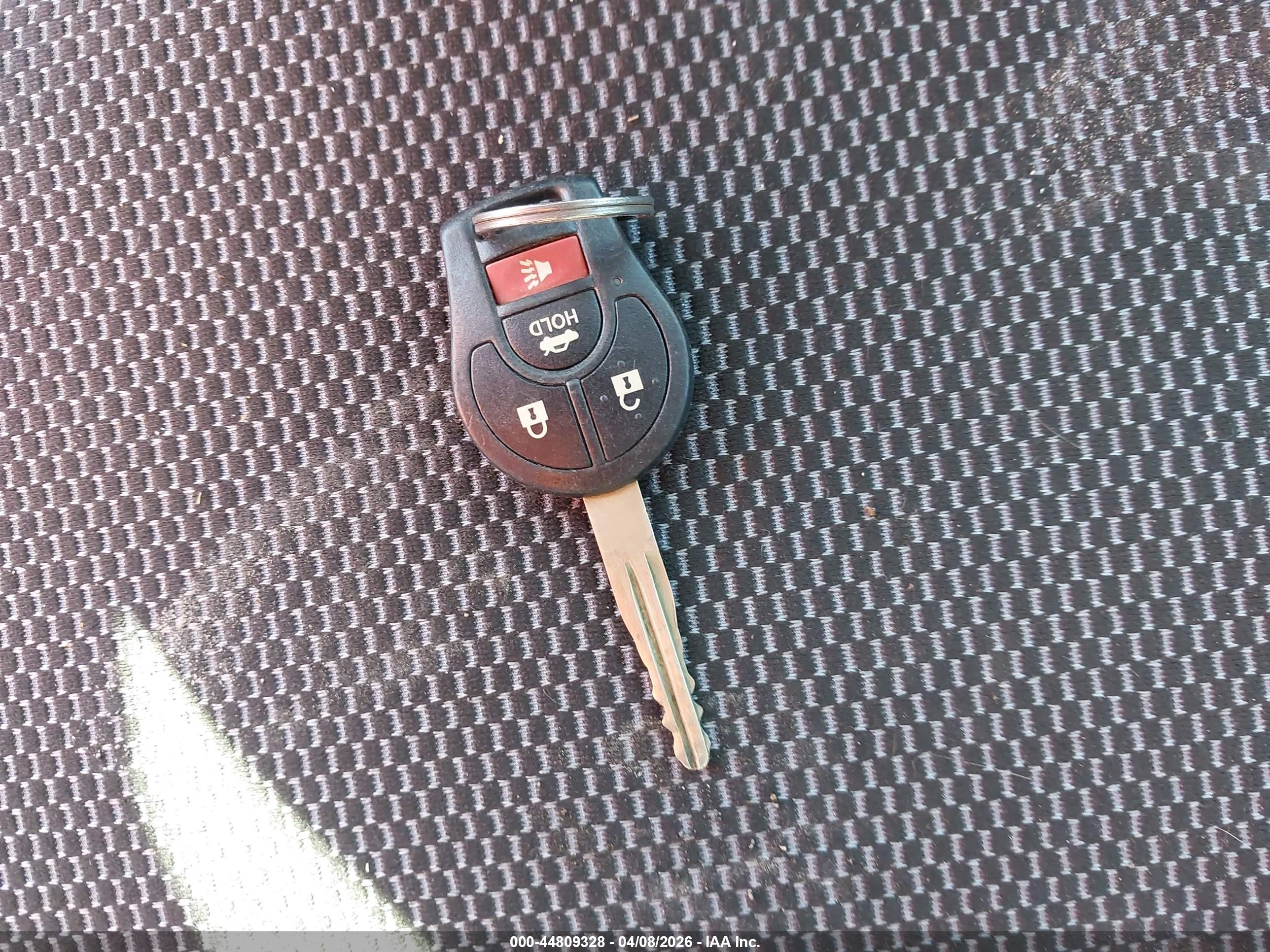 NISSAN VERSA image 11