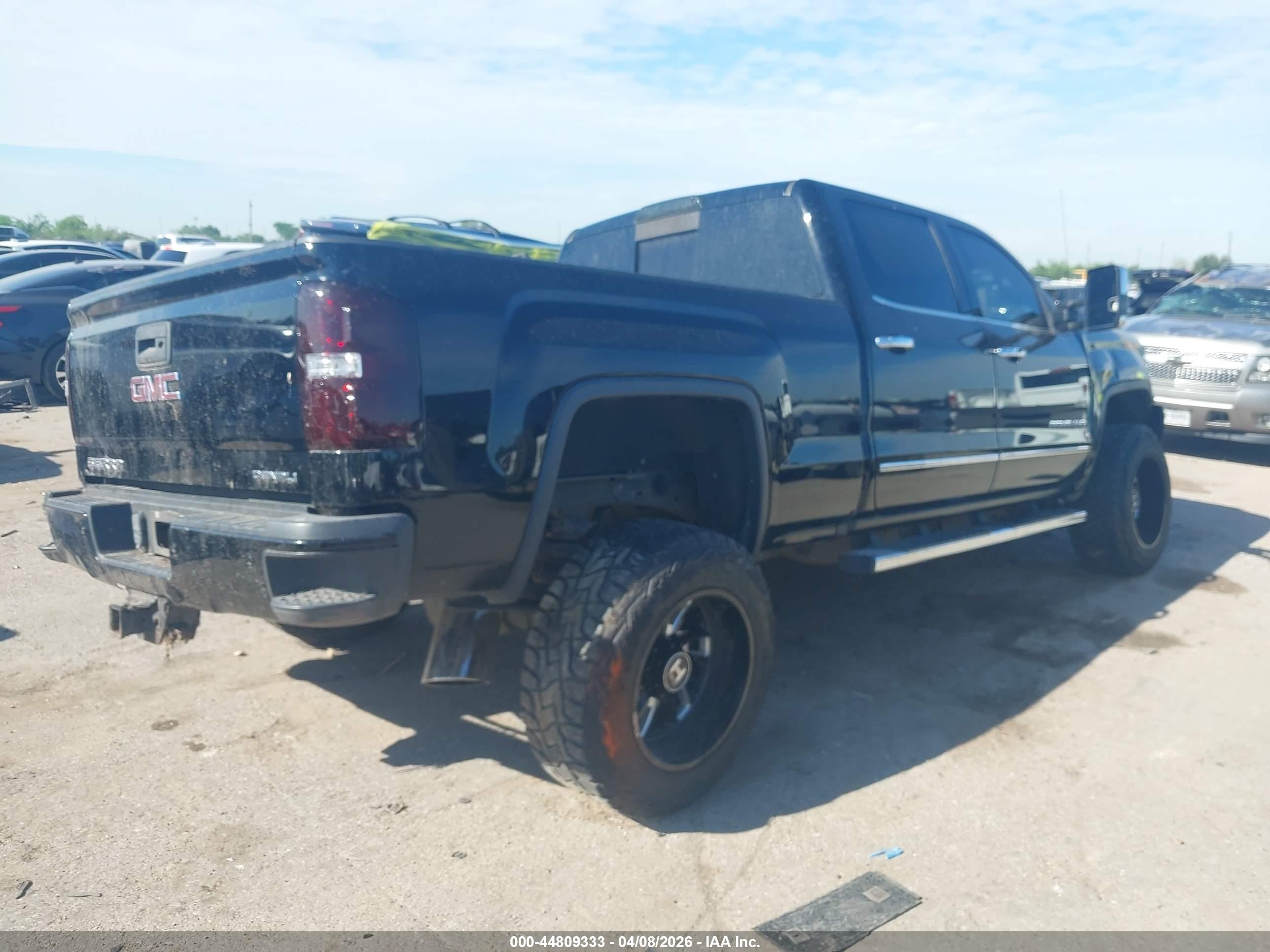 GMC SIERRA image 4