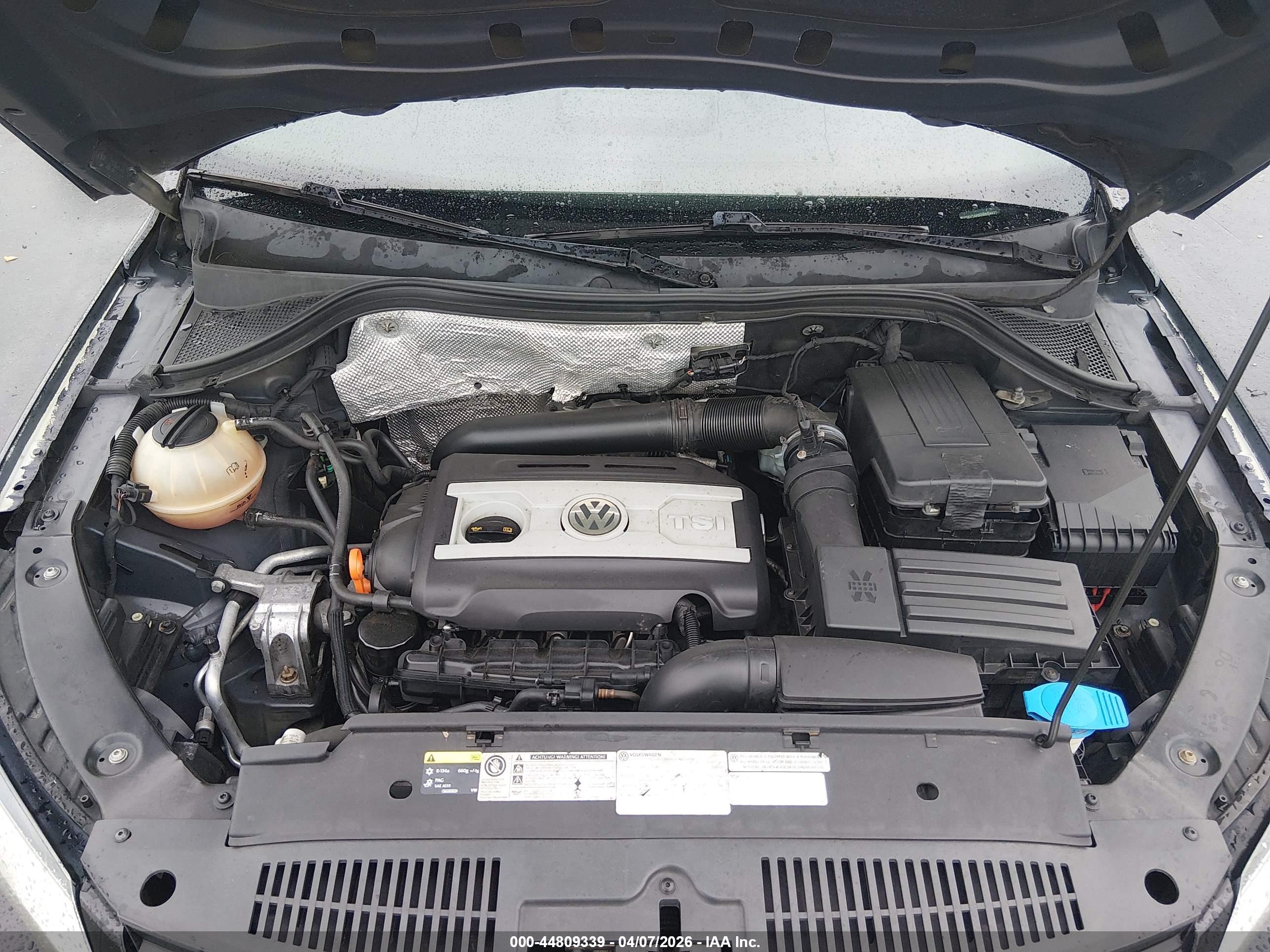 VOLKSWAGEN TIGUAN image 10