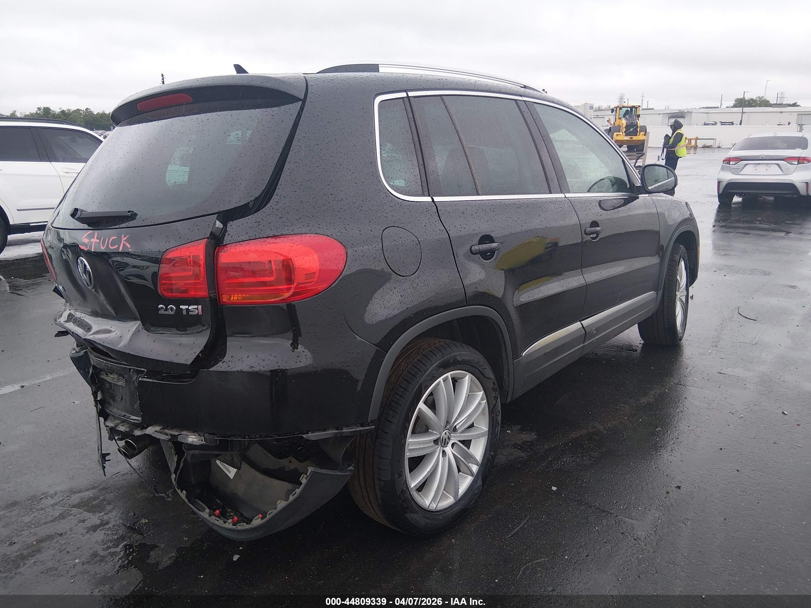 VOLKSWAGEN TIGUAN image 4