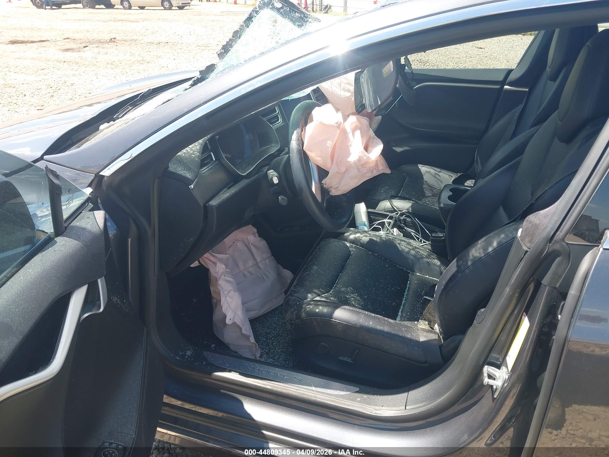 TESLA MODEL image 5