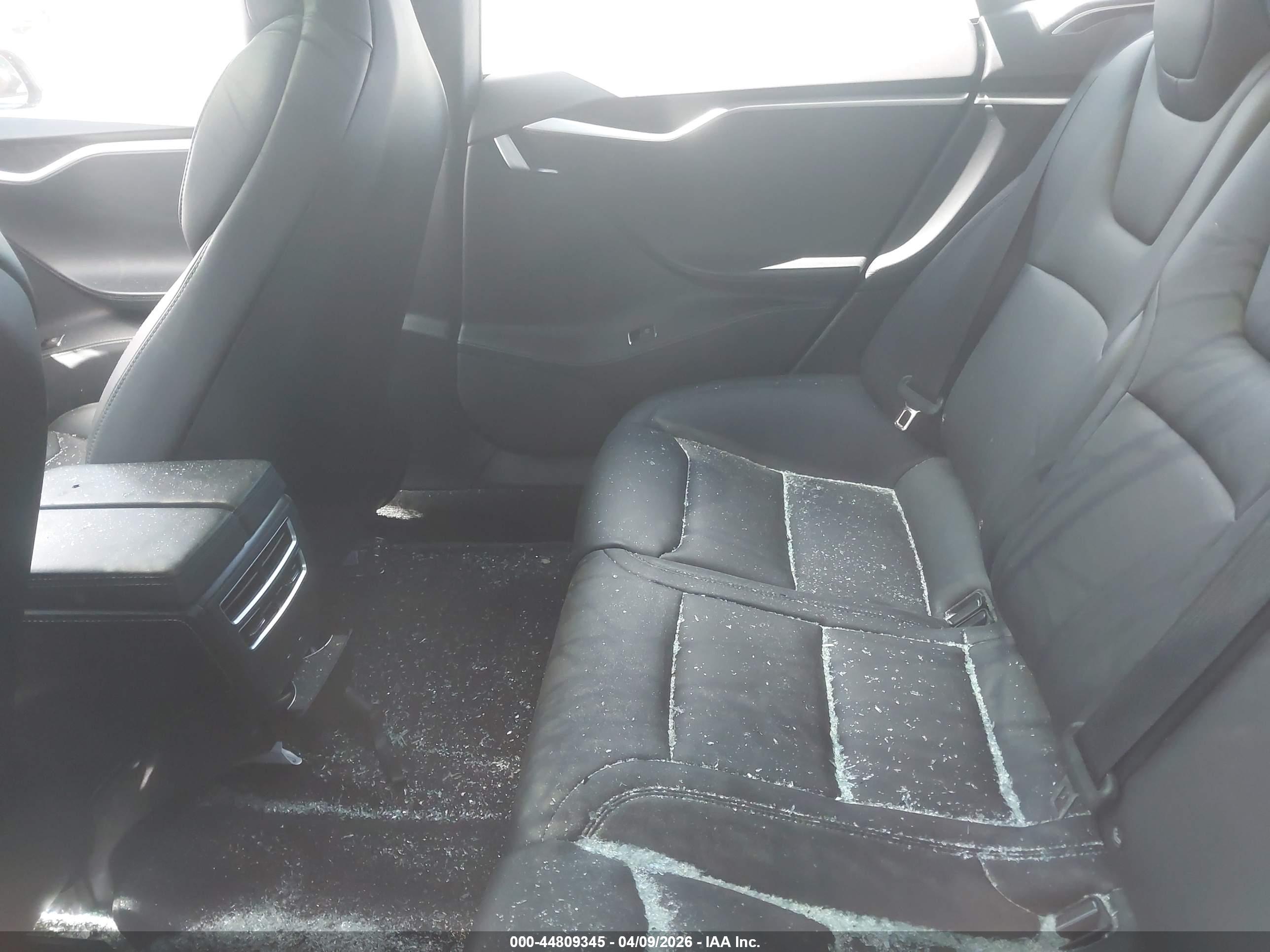 TESLA MODEL image 8