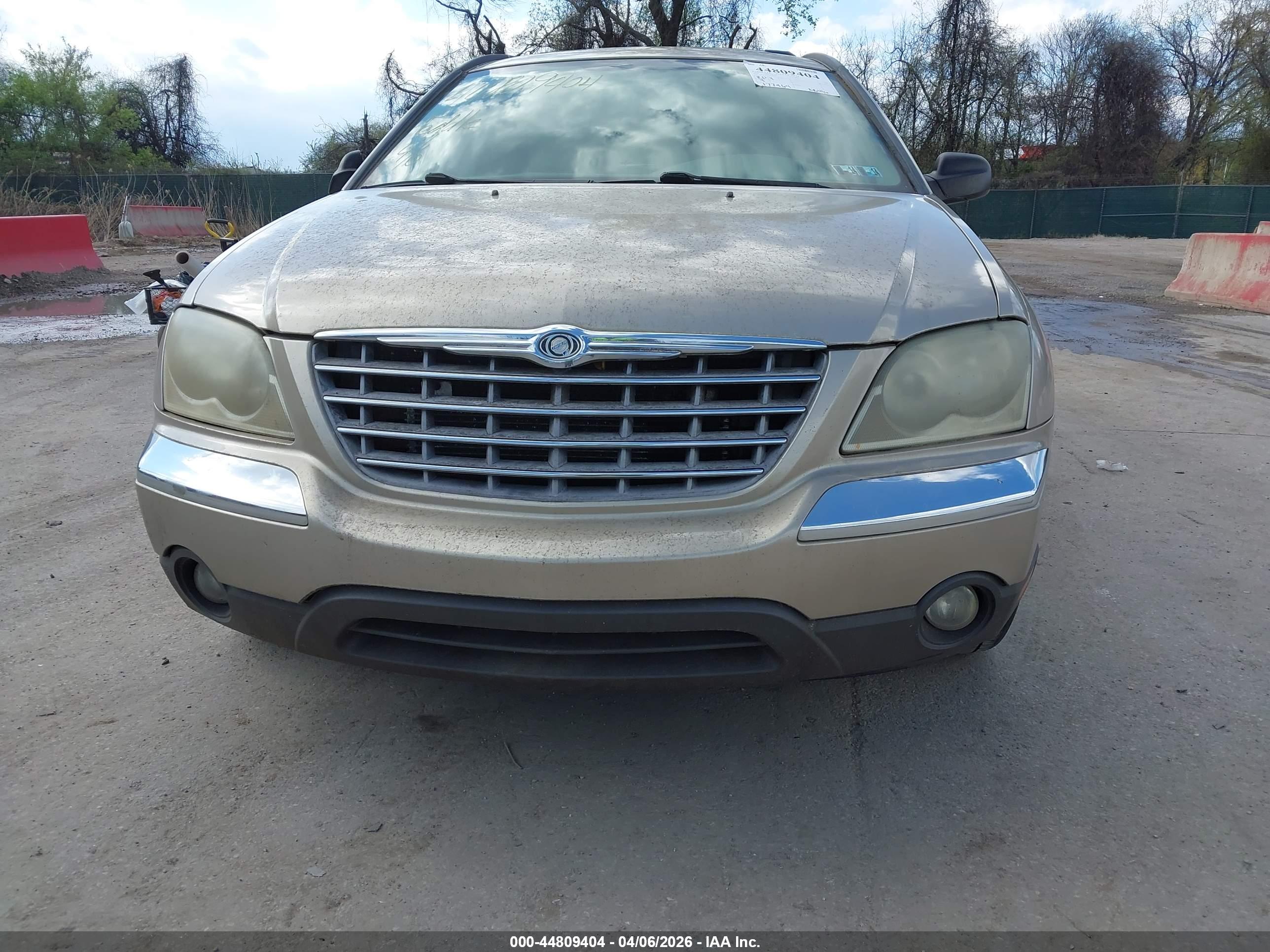 CHRYSLER PACIFICA image 6