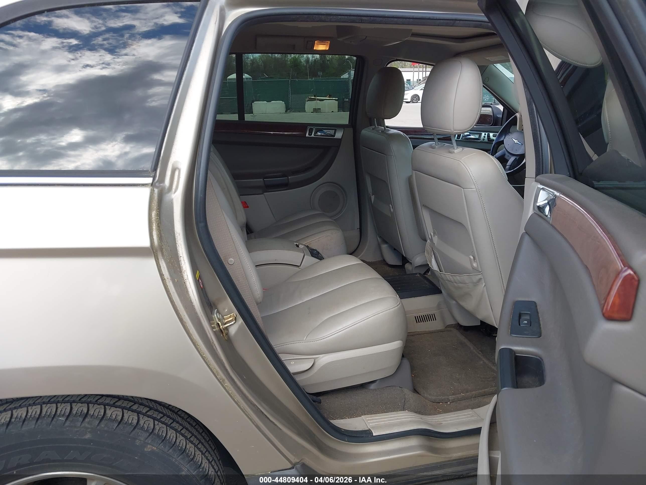 CHRYSLER PACIFICA image 8