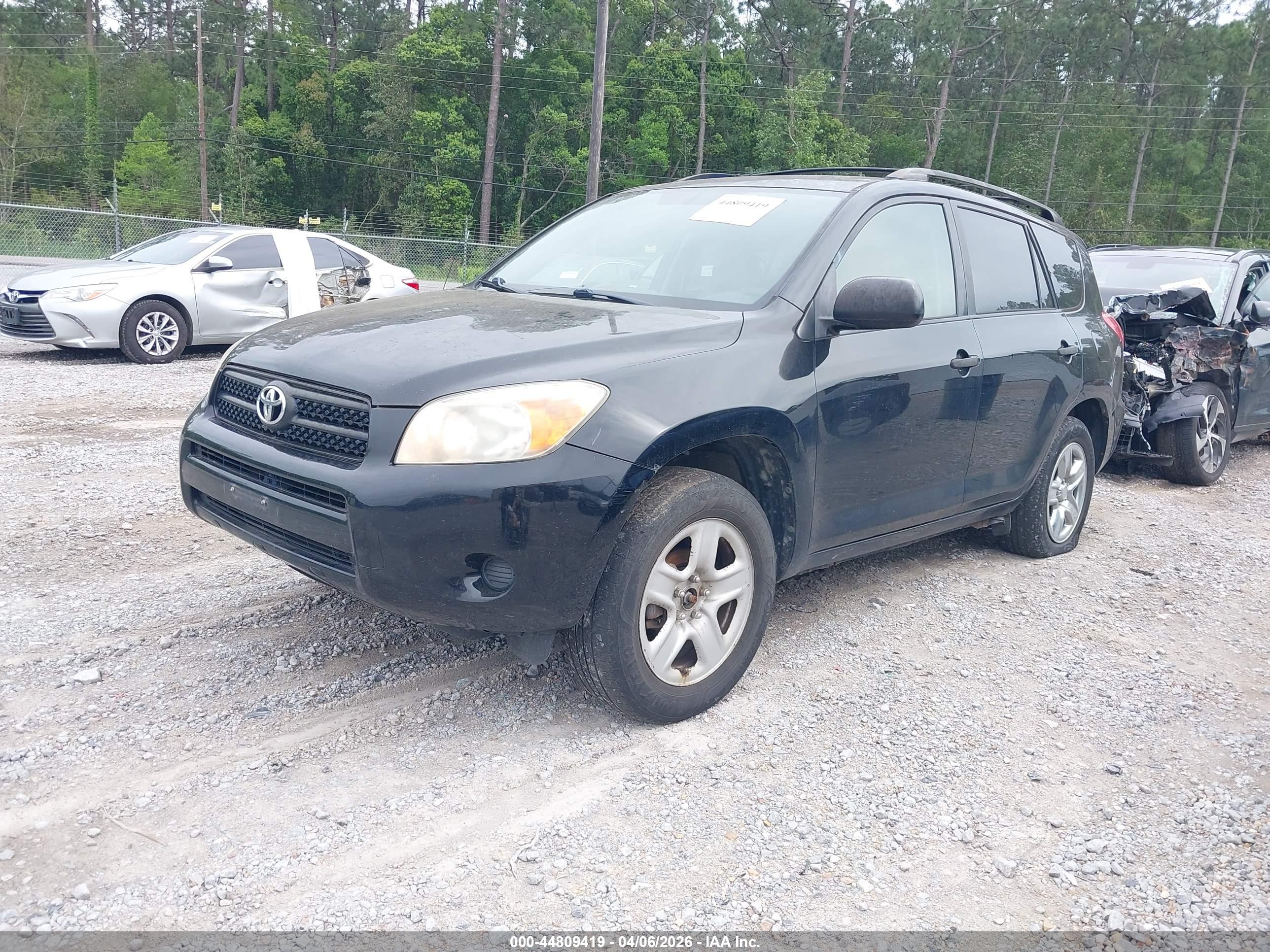 TOYOTA RAV4 image 2
