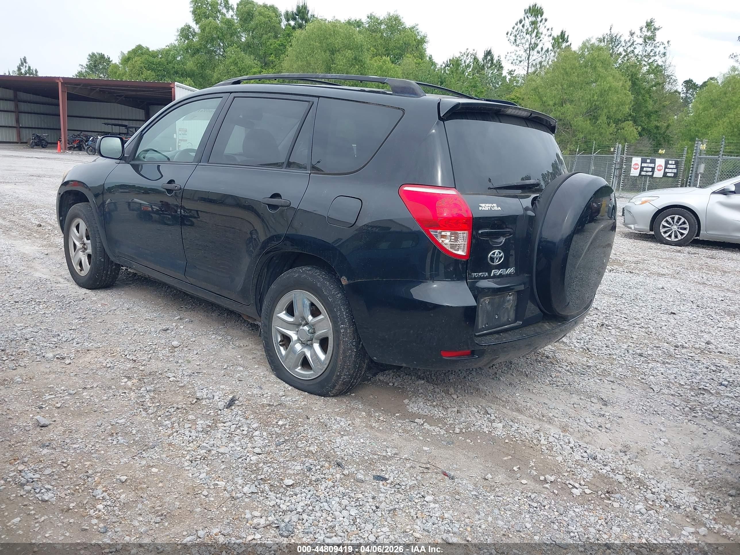 TOYOTA RAV4 image 3
