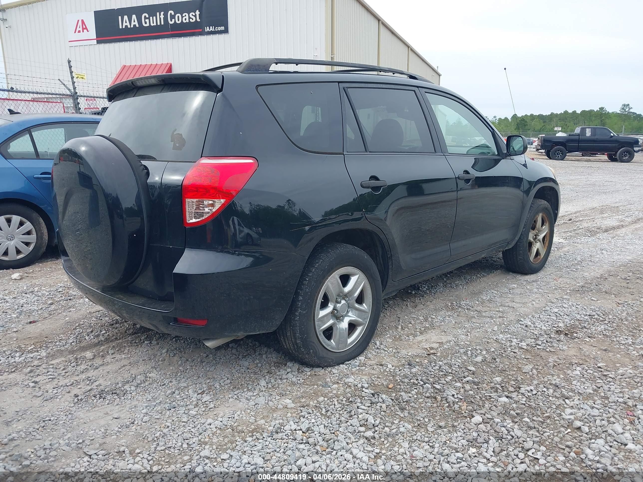TOYOTA RAV4 image 4