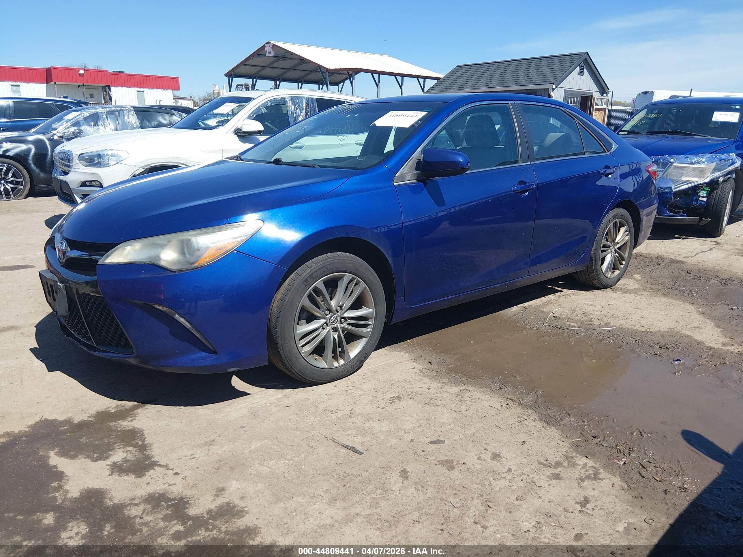 TOYOTA CAMRY image 2
