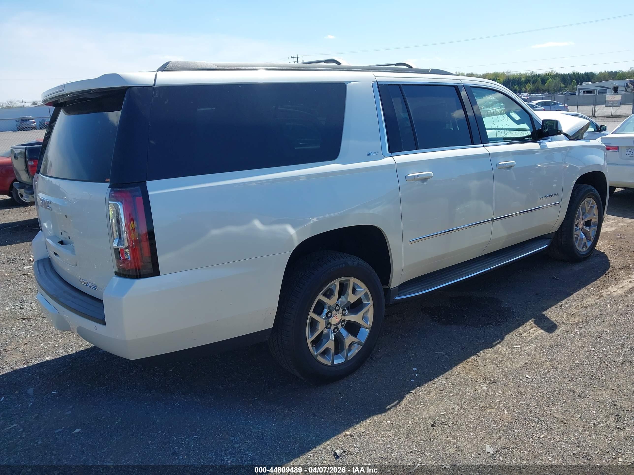 GMC YUKON image 4