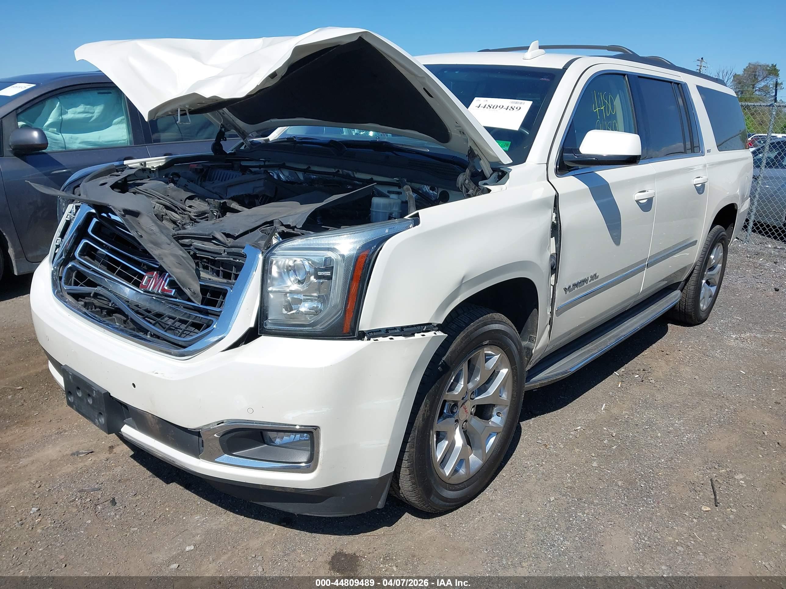 GMC YUKON image 6