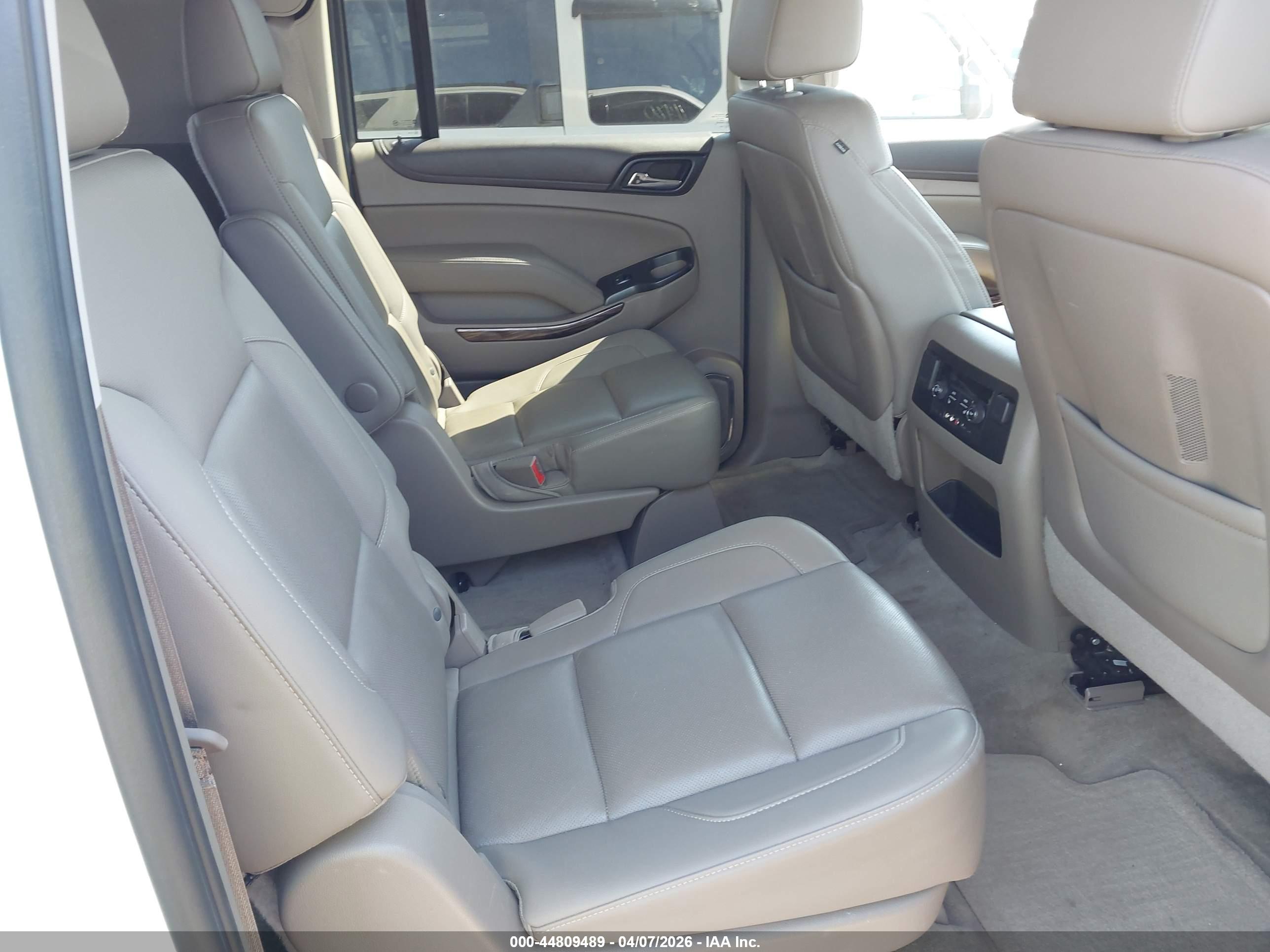GMC YUKON image 8