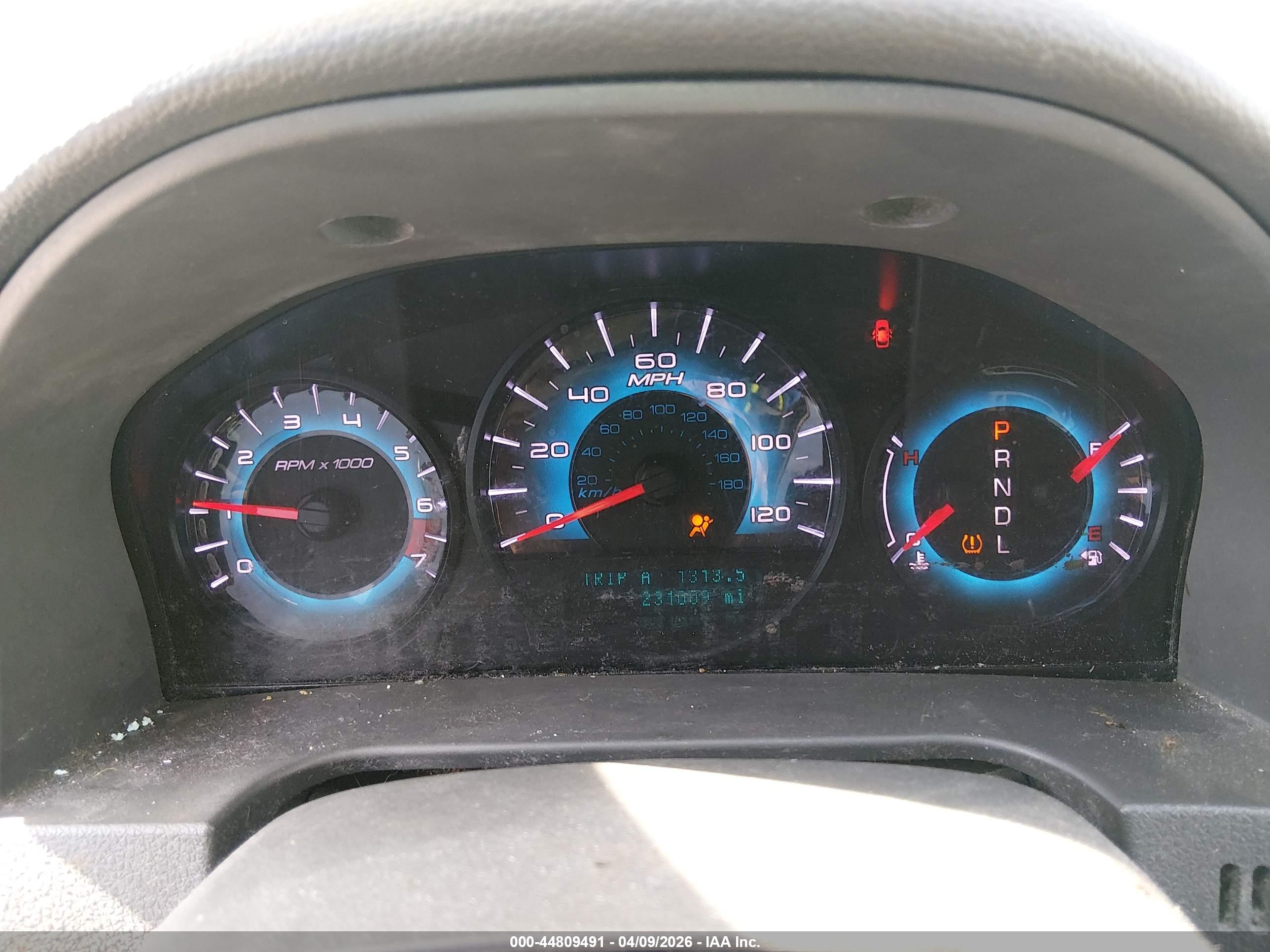 FORD FUSION image 7