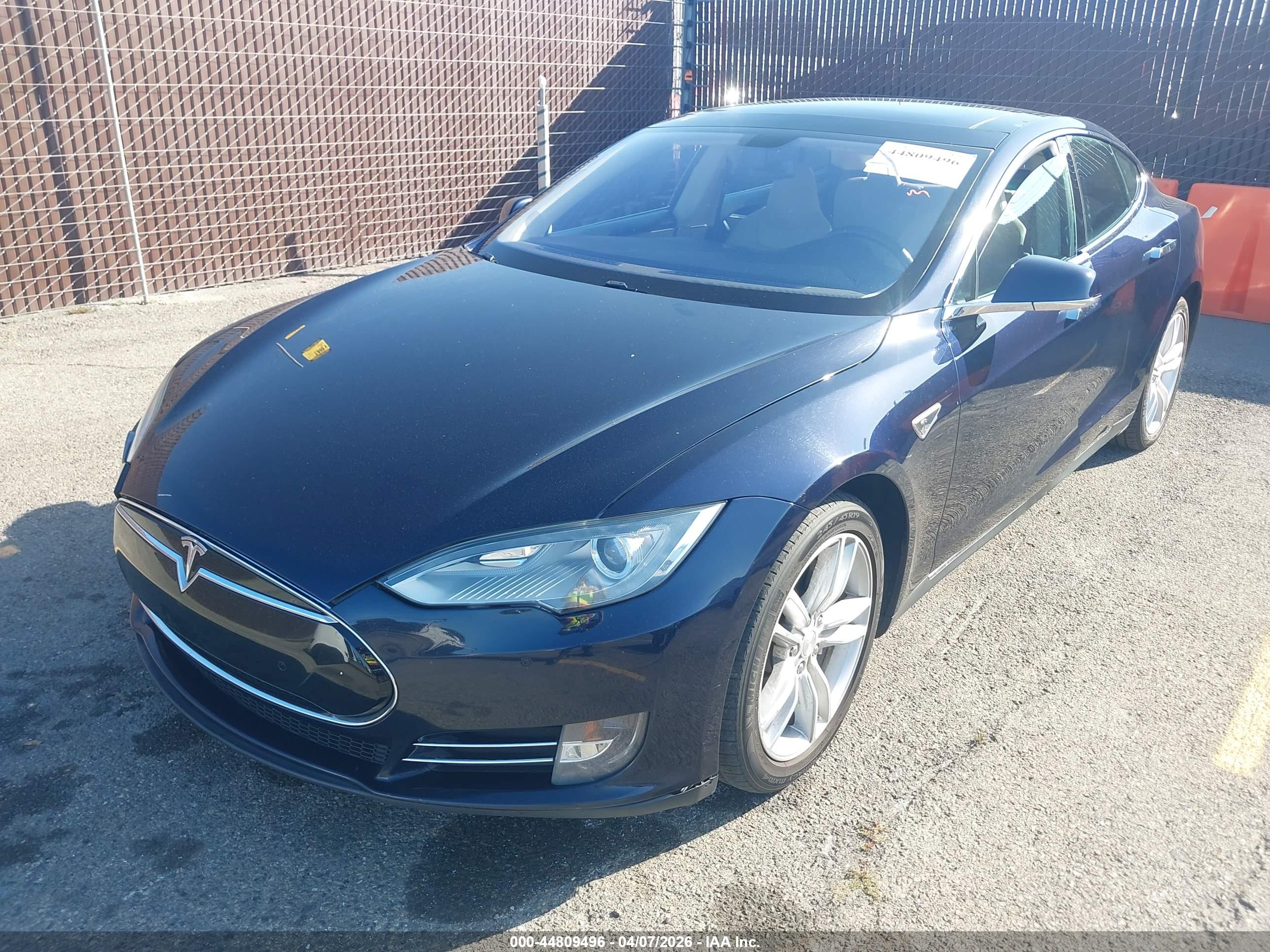 TESLA MODEL image 2