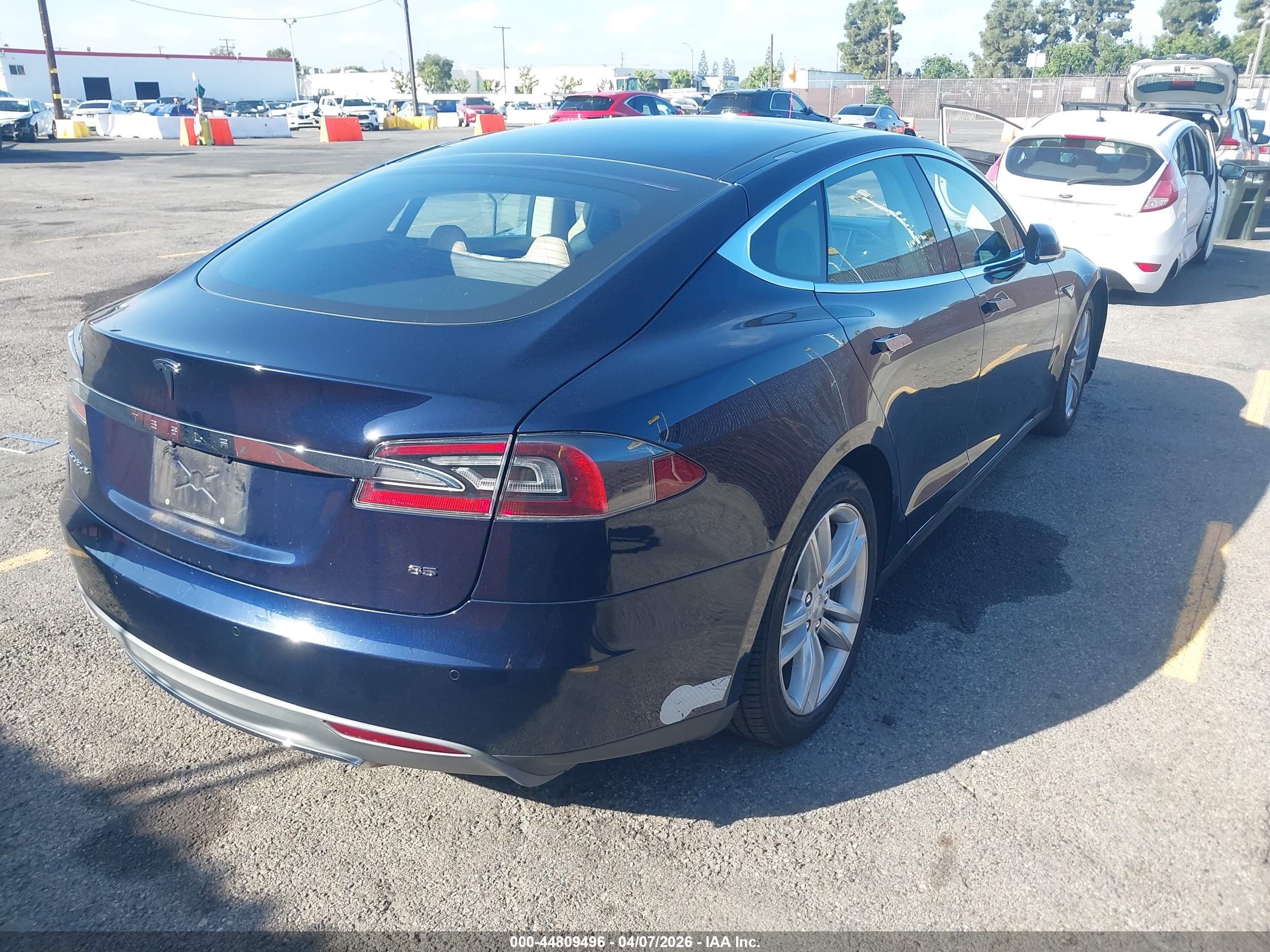 TESLA MODEL image 4