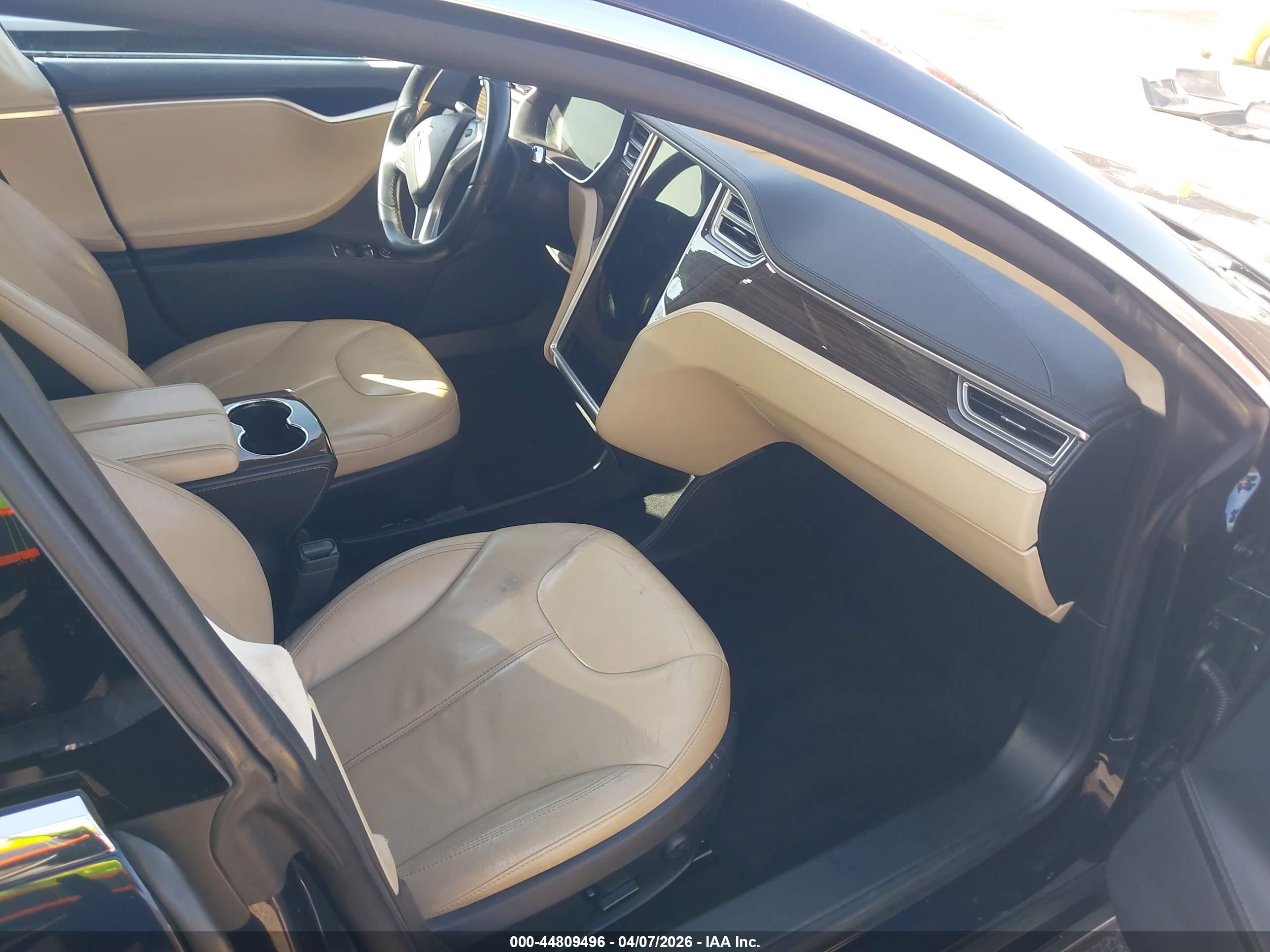 TESLA MODEL image 5