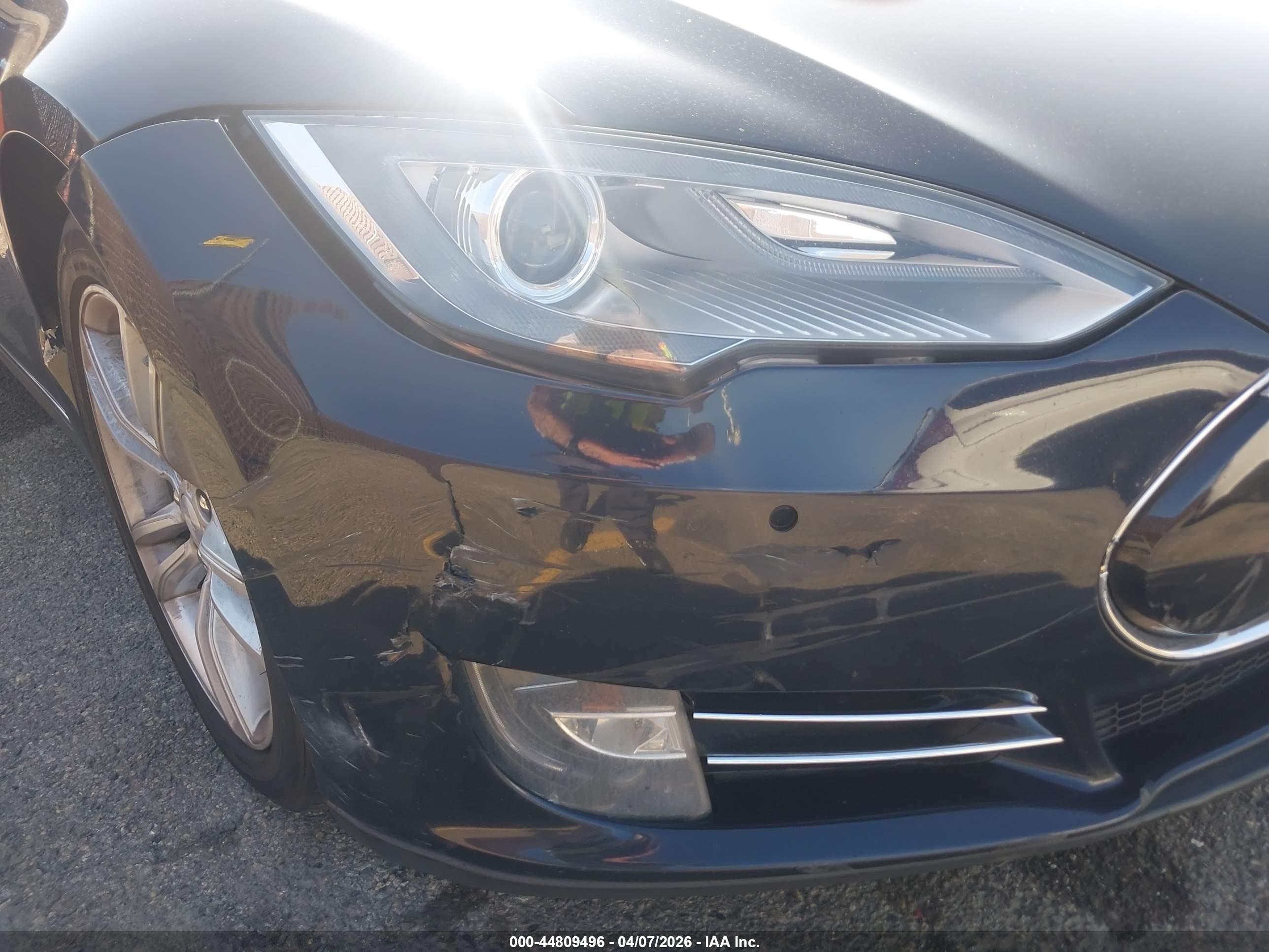 TESLA MODEL image 6