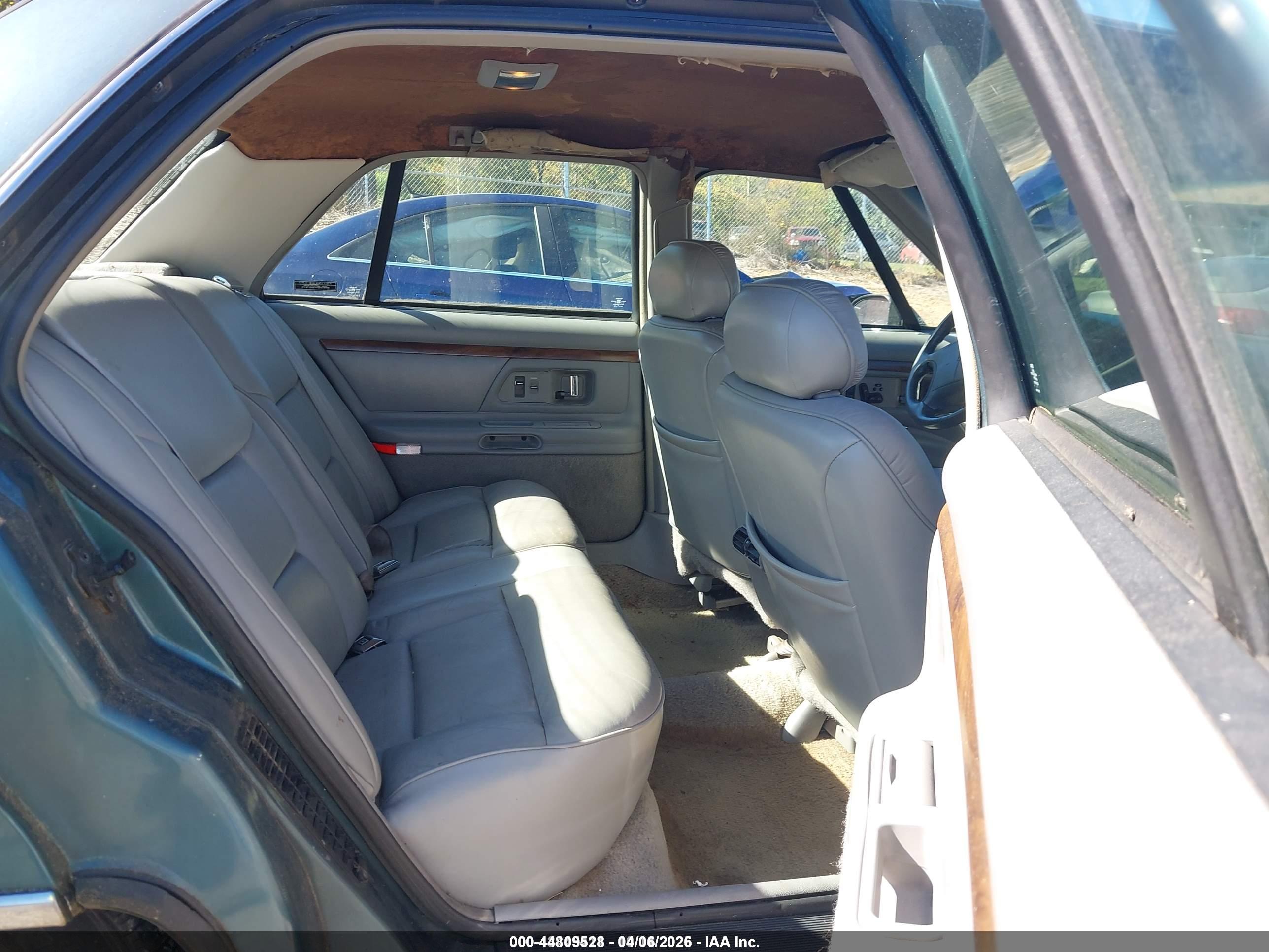 OLDSMOBILE 98 image 8