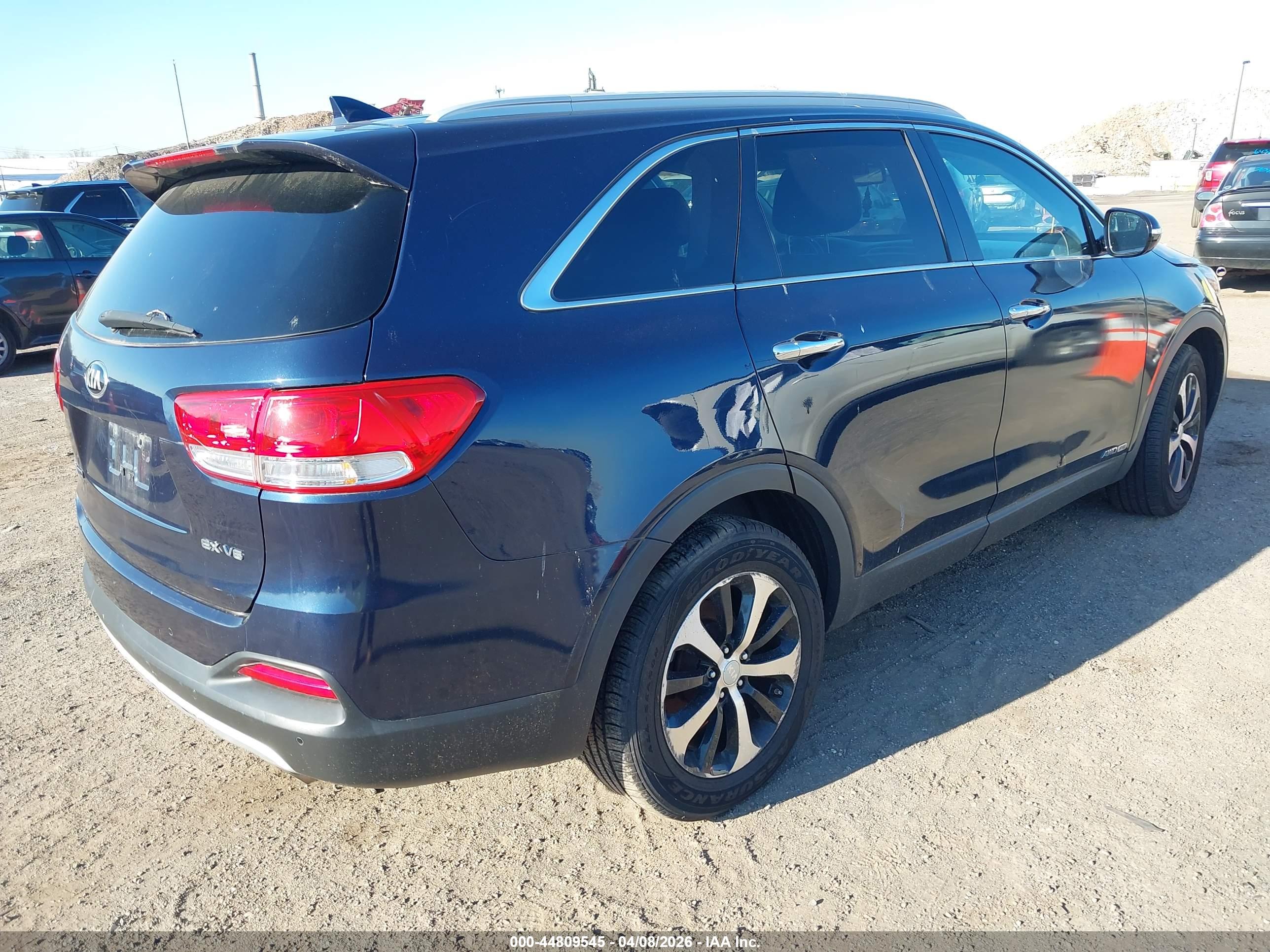 KIA SORENTO image 4