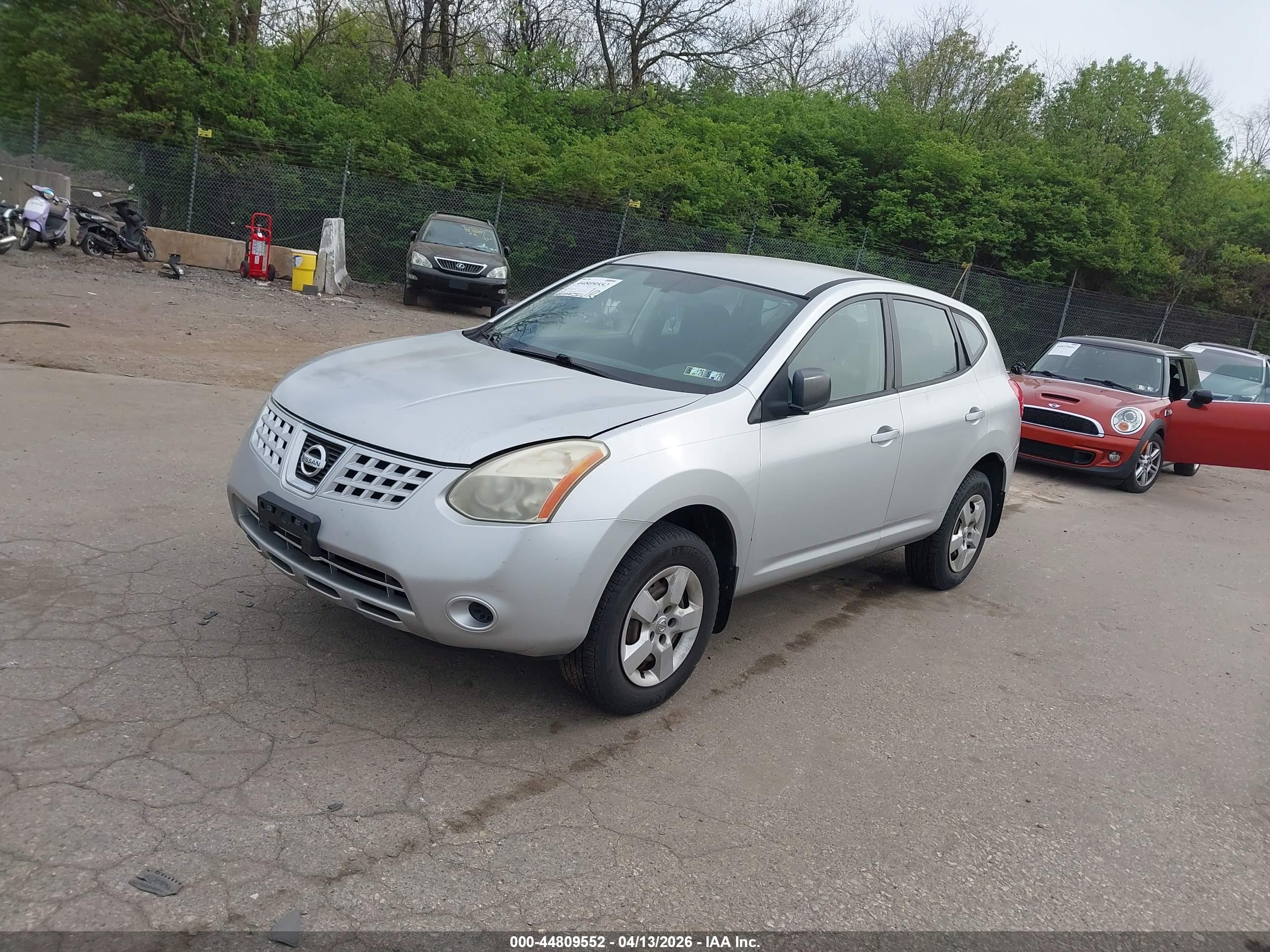 NISSAN ROGUE image 2