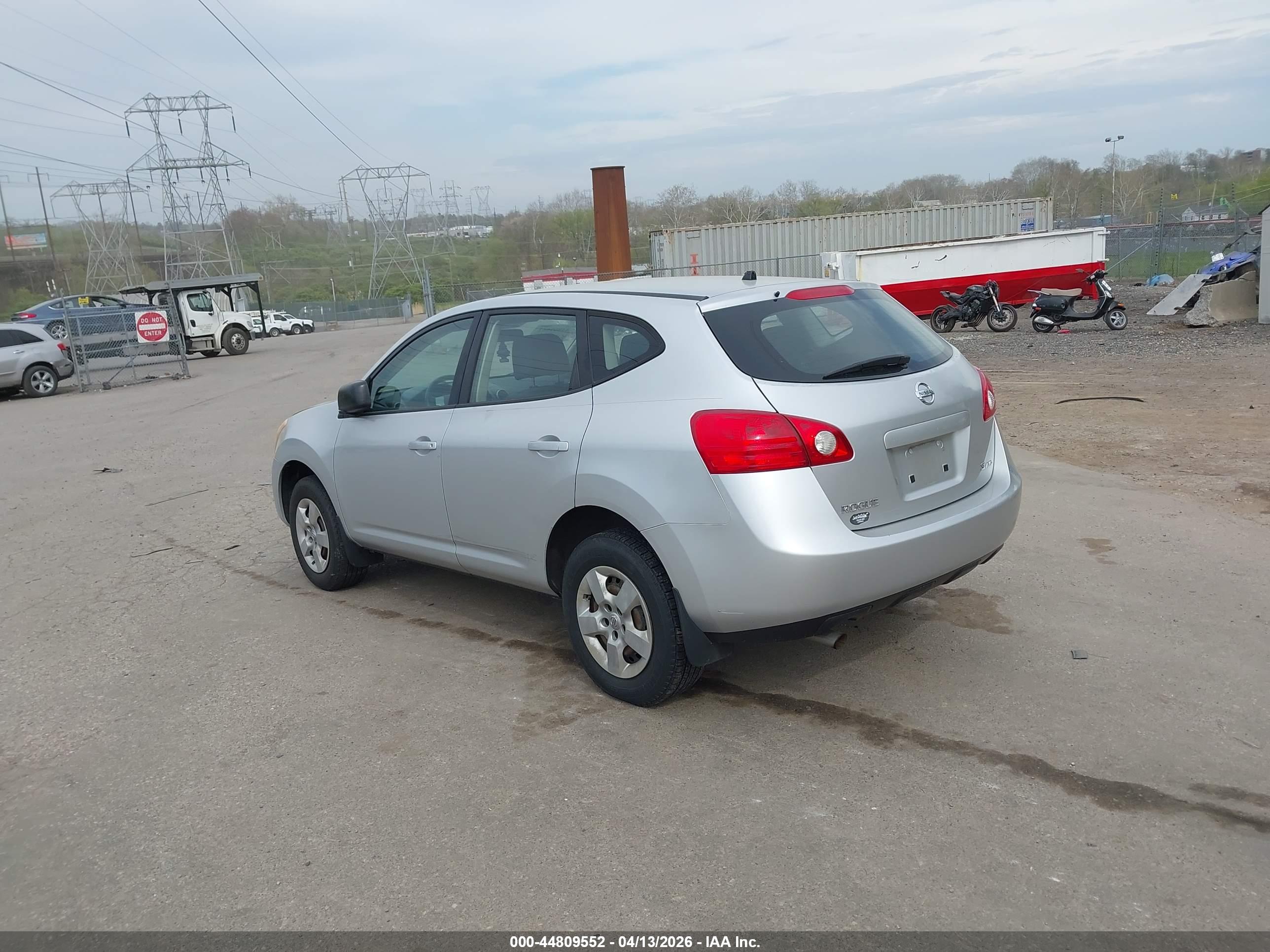 NISSAN ROGUE image 3