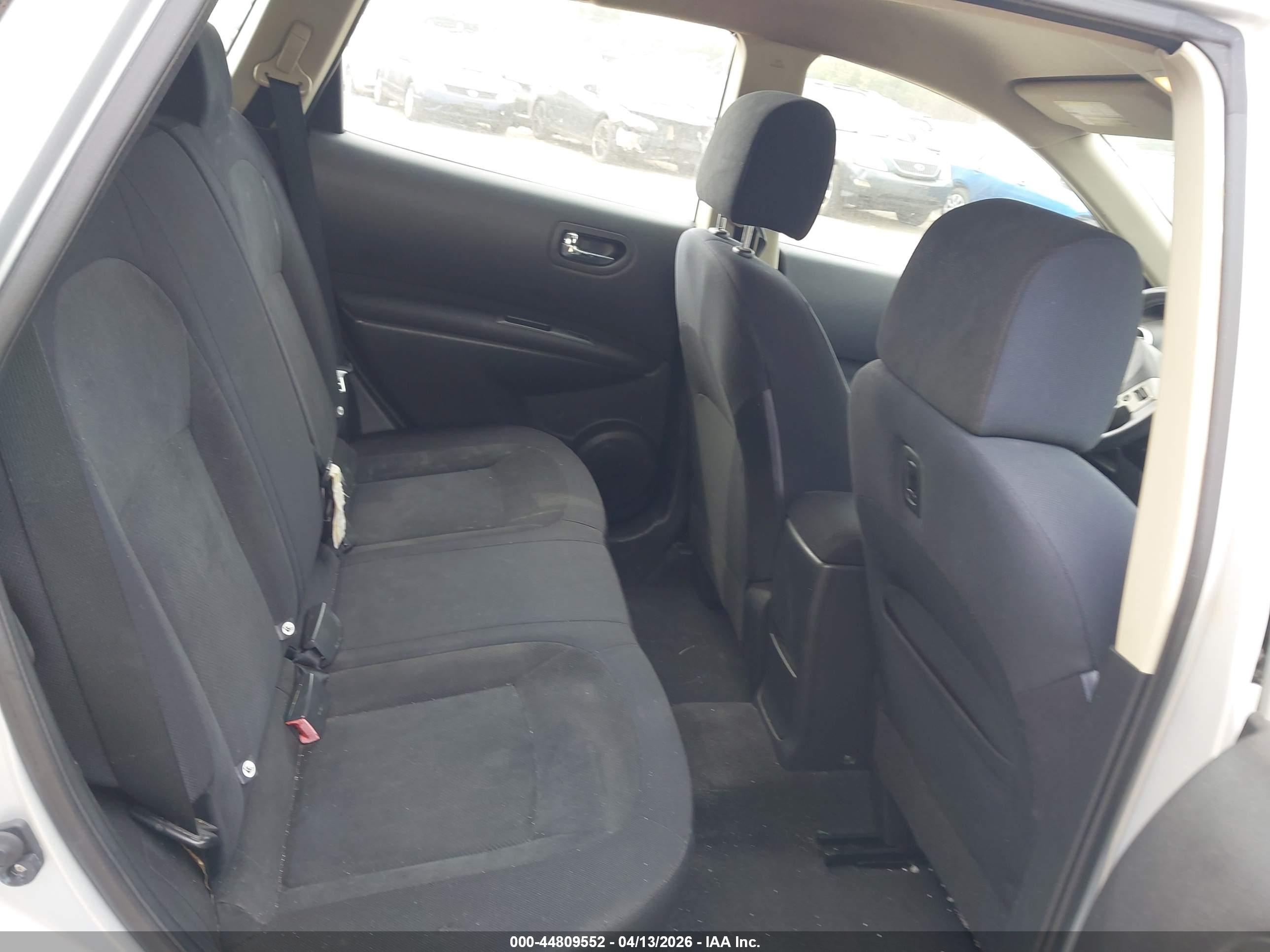 NISSAN ROGUE image 8