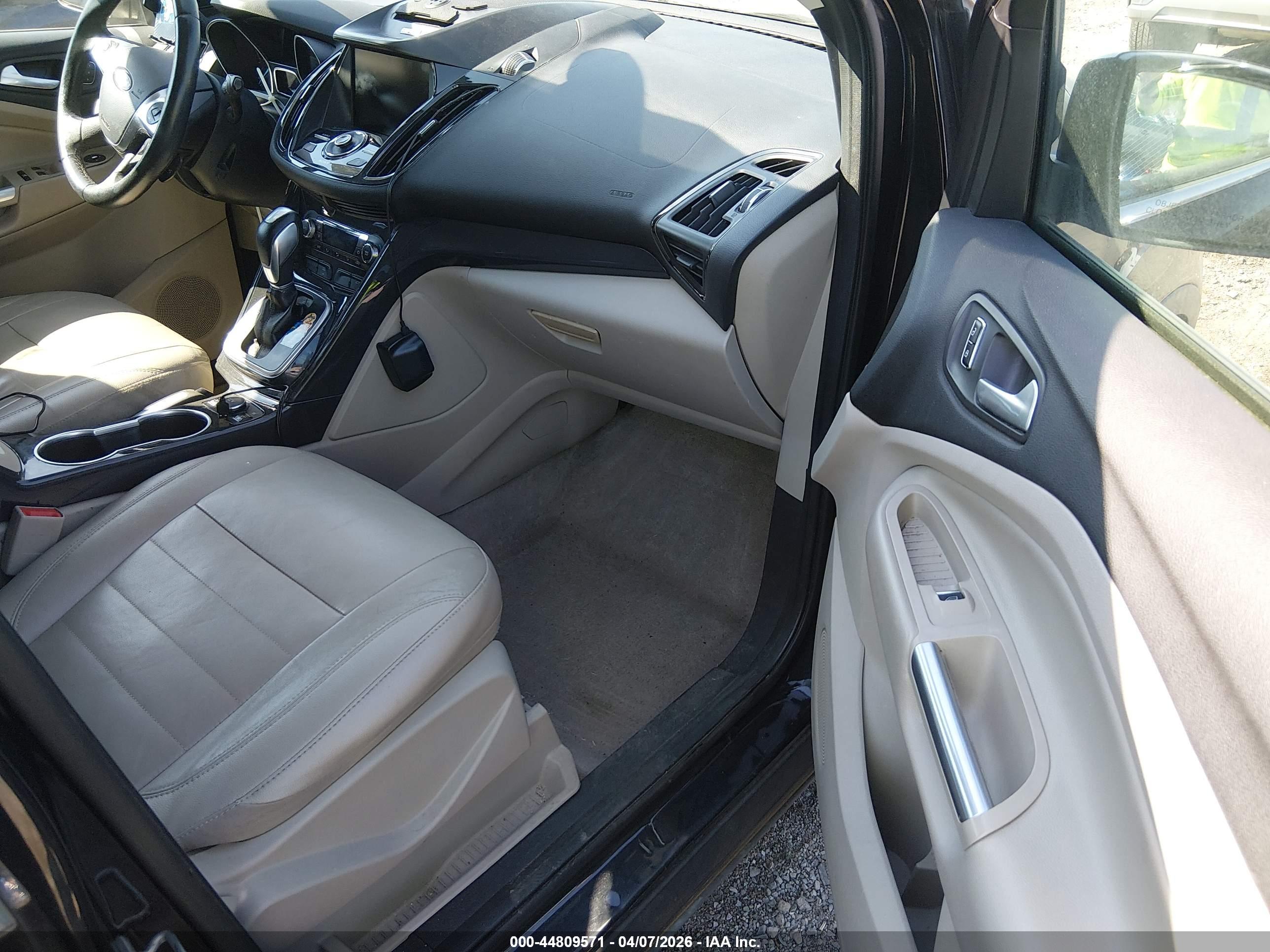 FORD ESCAPE image 5