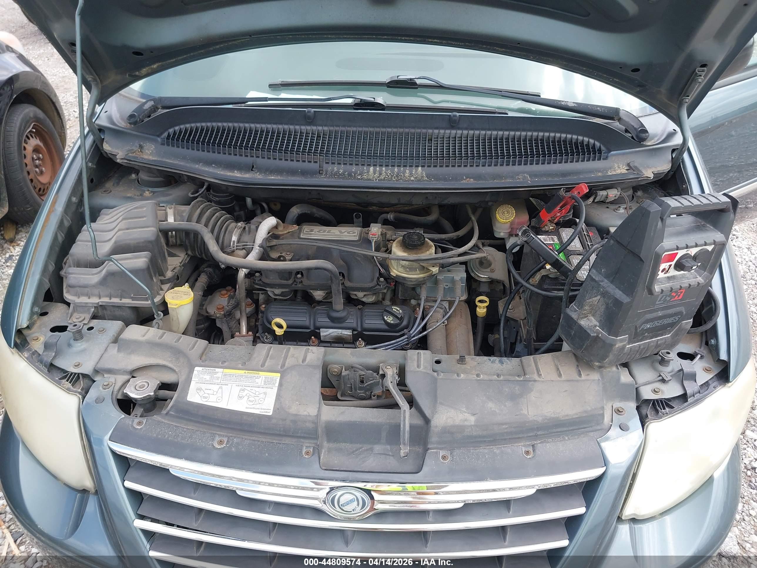 CHRYSLER TOWN image 10