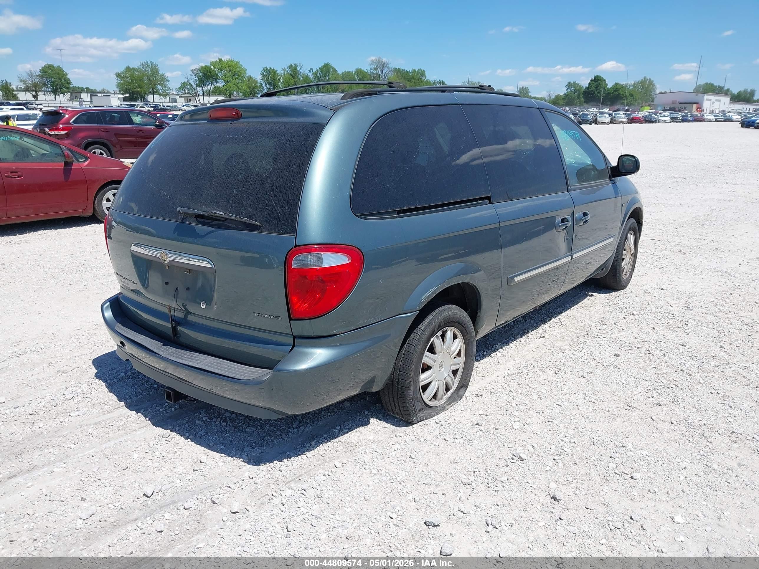 CHRYSLER TOWN image 4