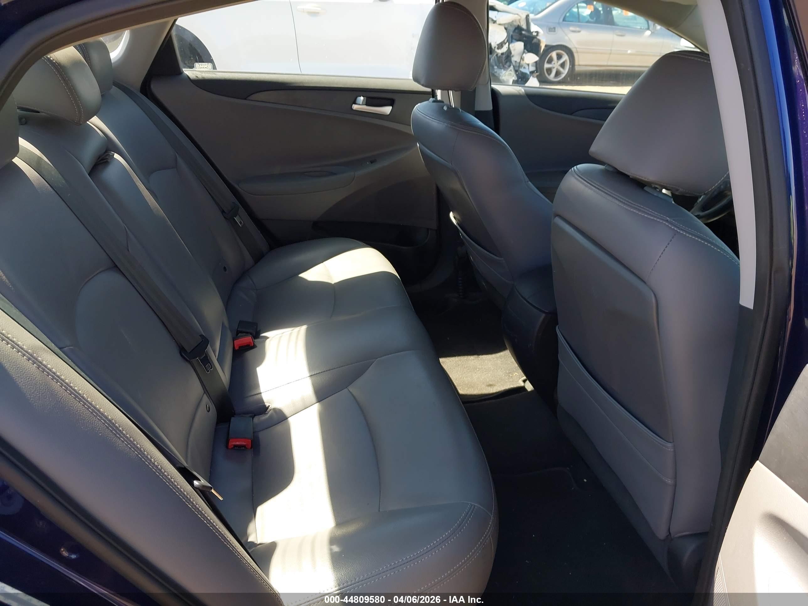 HYUNDAI SONATA image 8