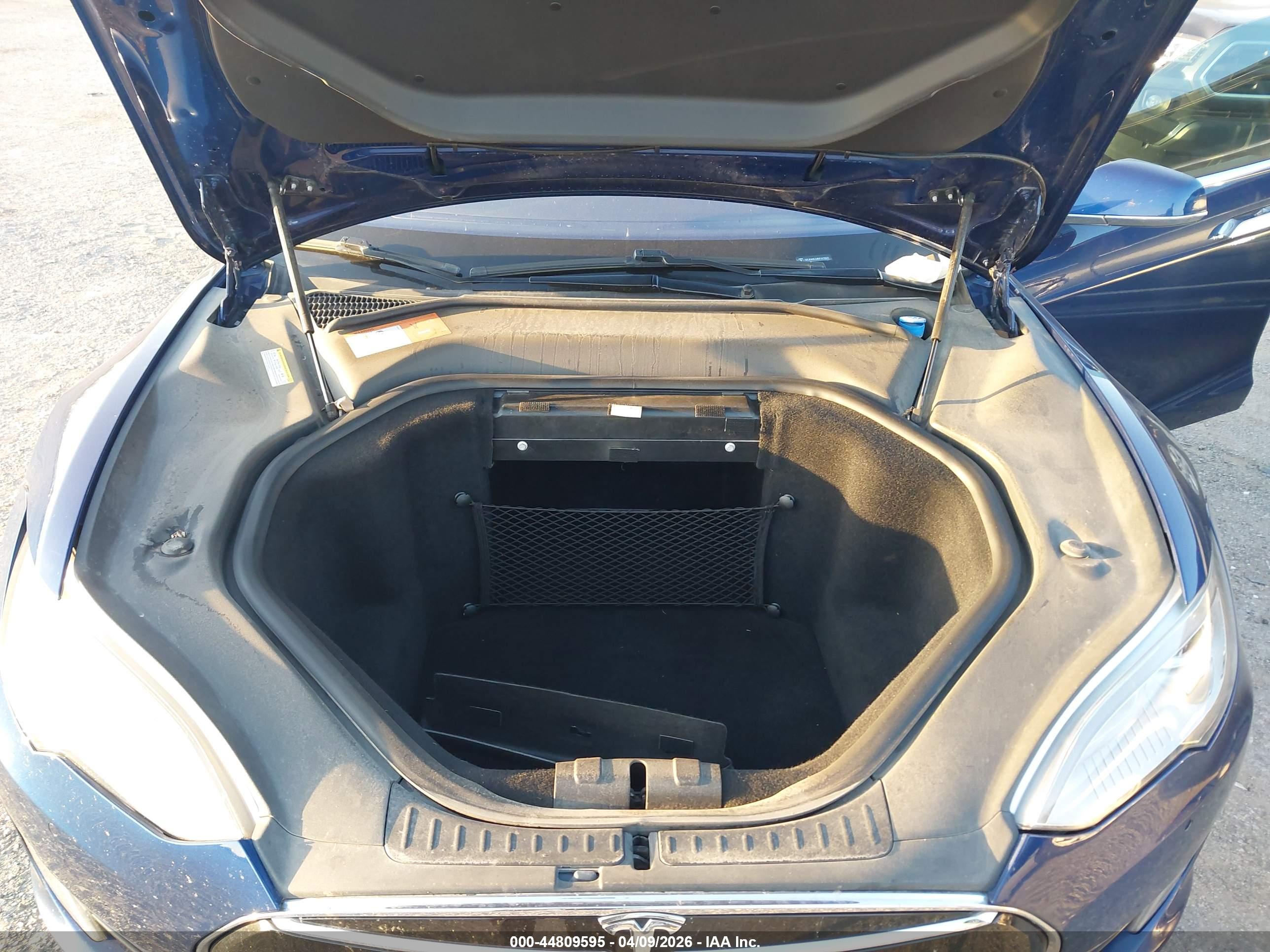 TESLA MODEL image 10
