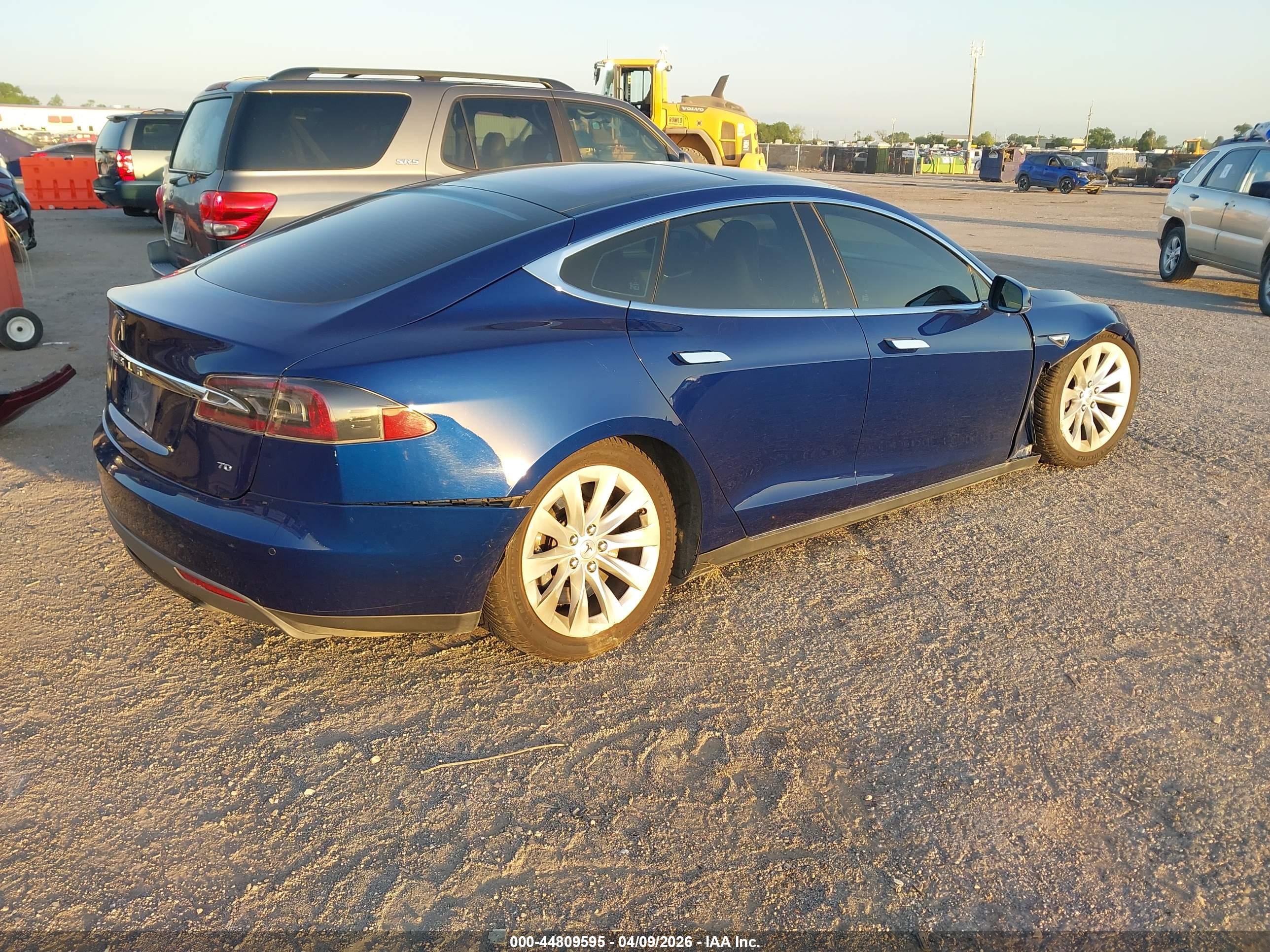 TESLA MODEL image 4