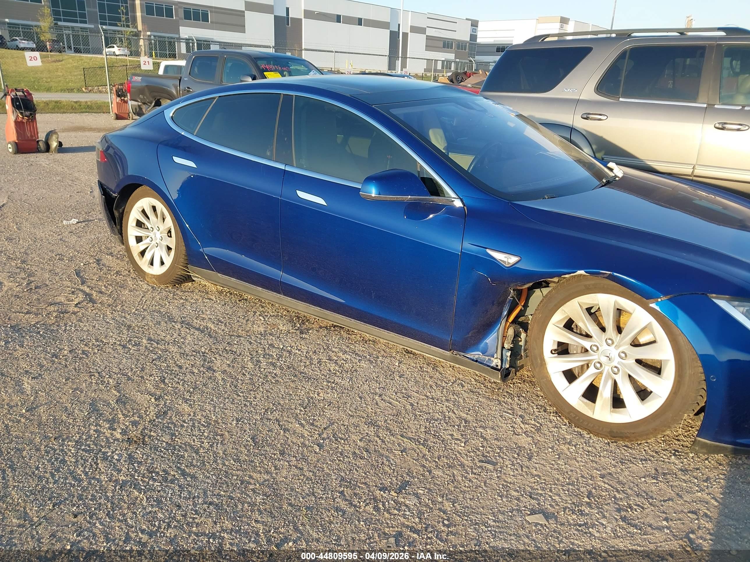 TESLA MODEL image 6