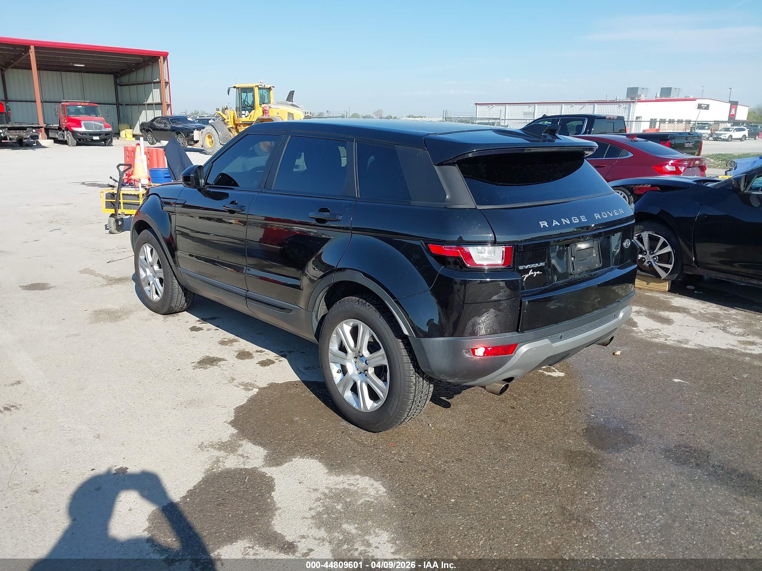LAND ROVER image 3