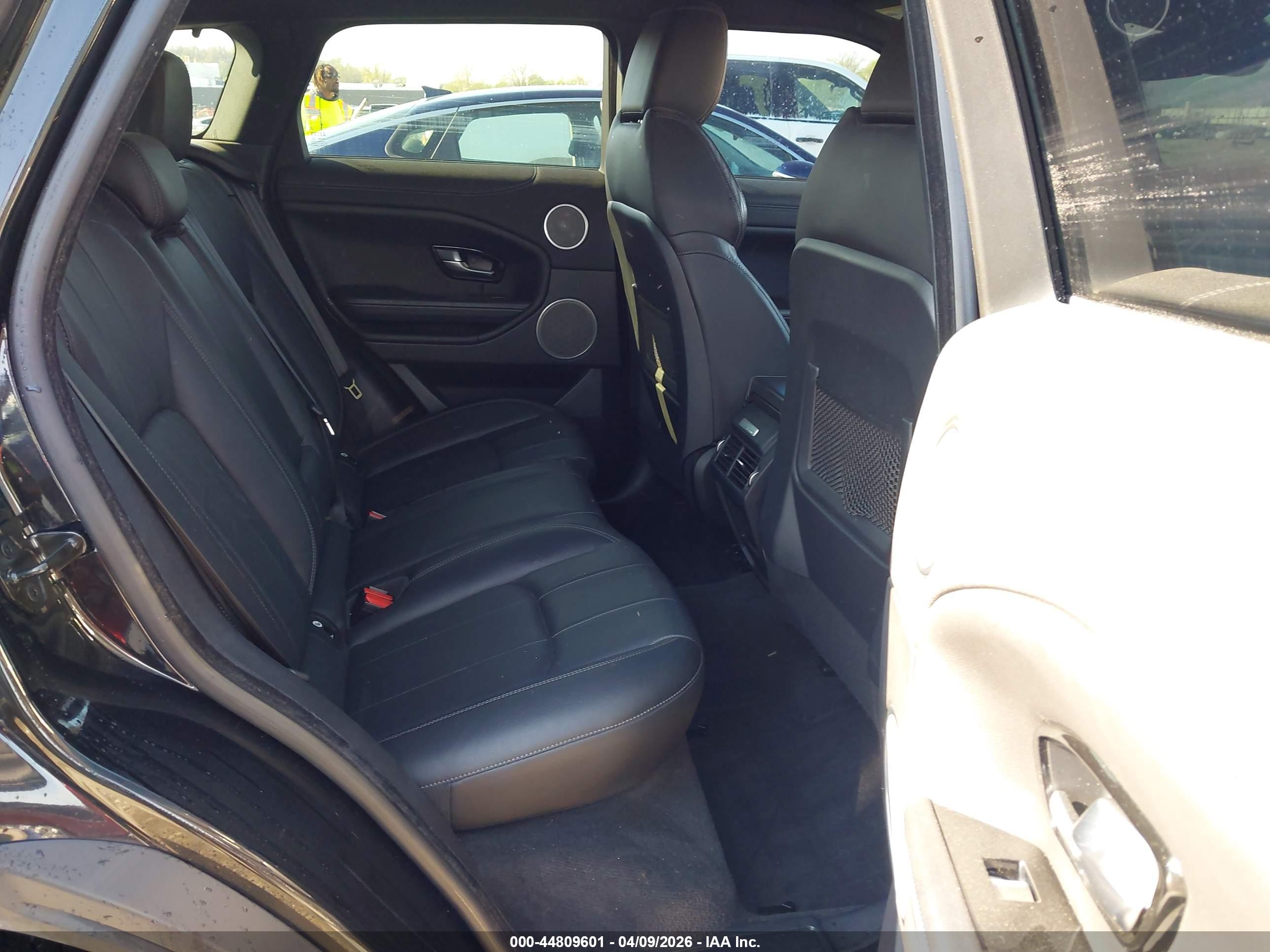 LAND ROVER image 8