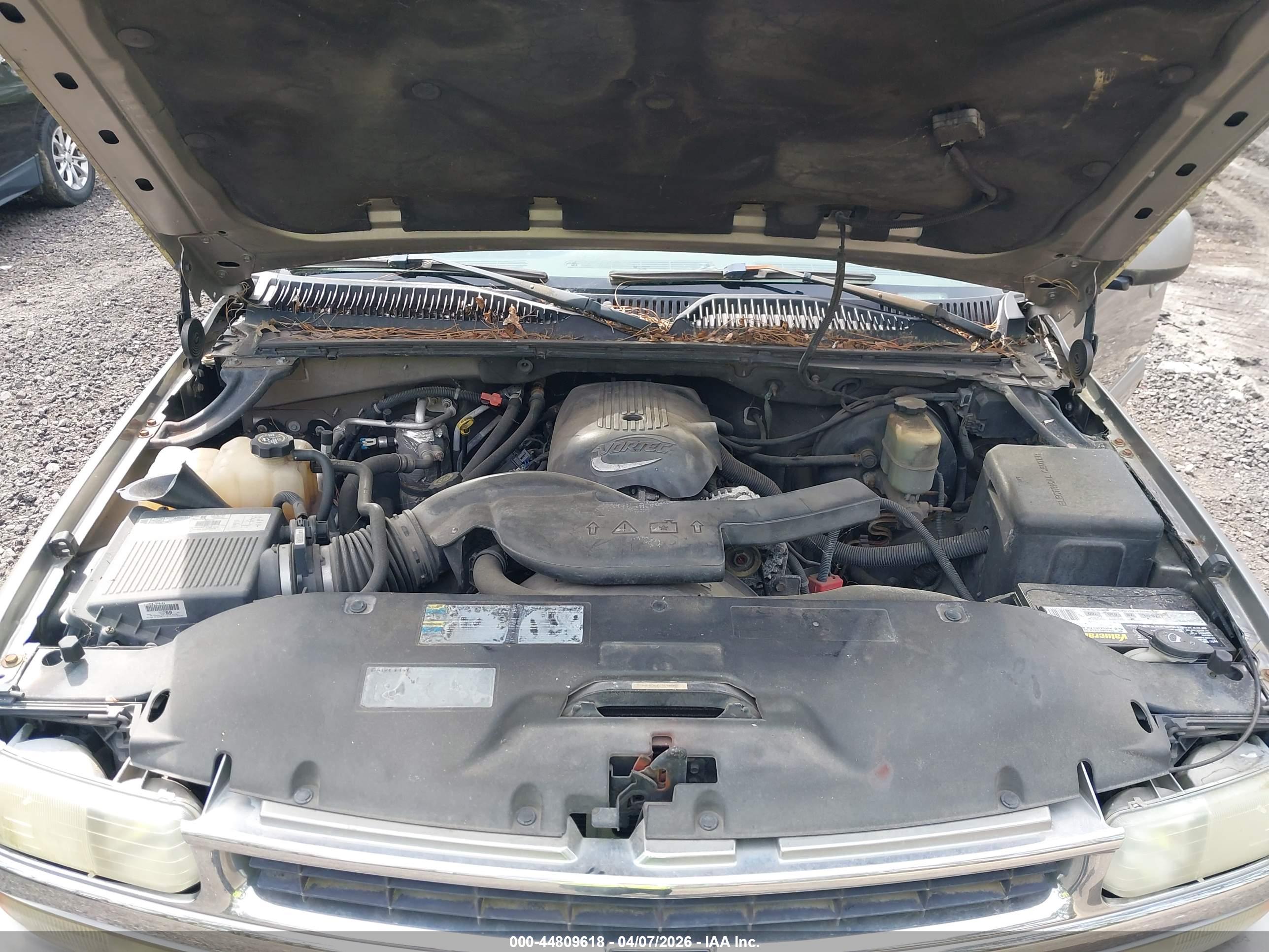 CHEVROLET SUBURBAN image 10