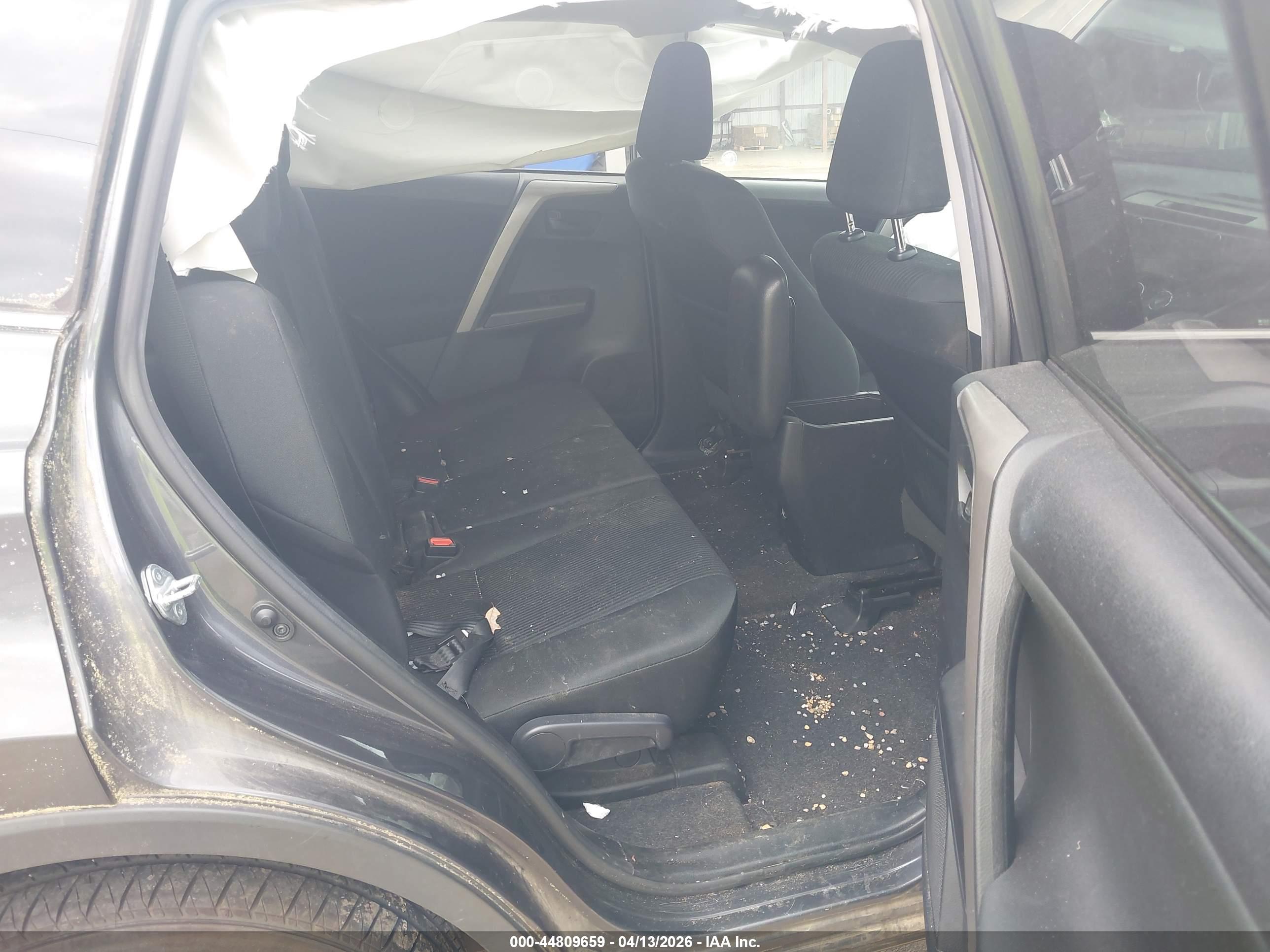 TOYOTA RAV4 image 8