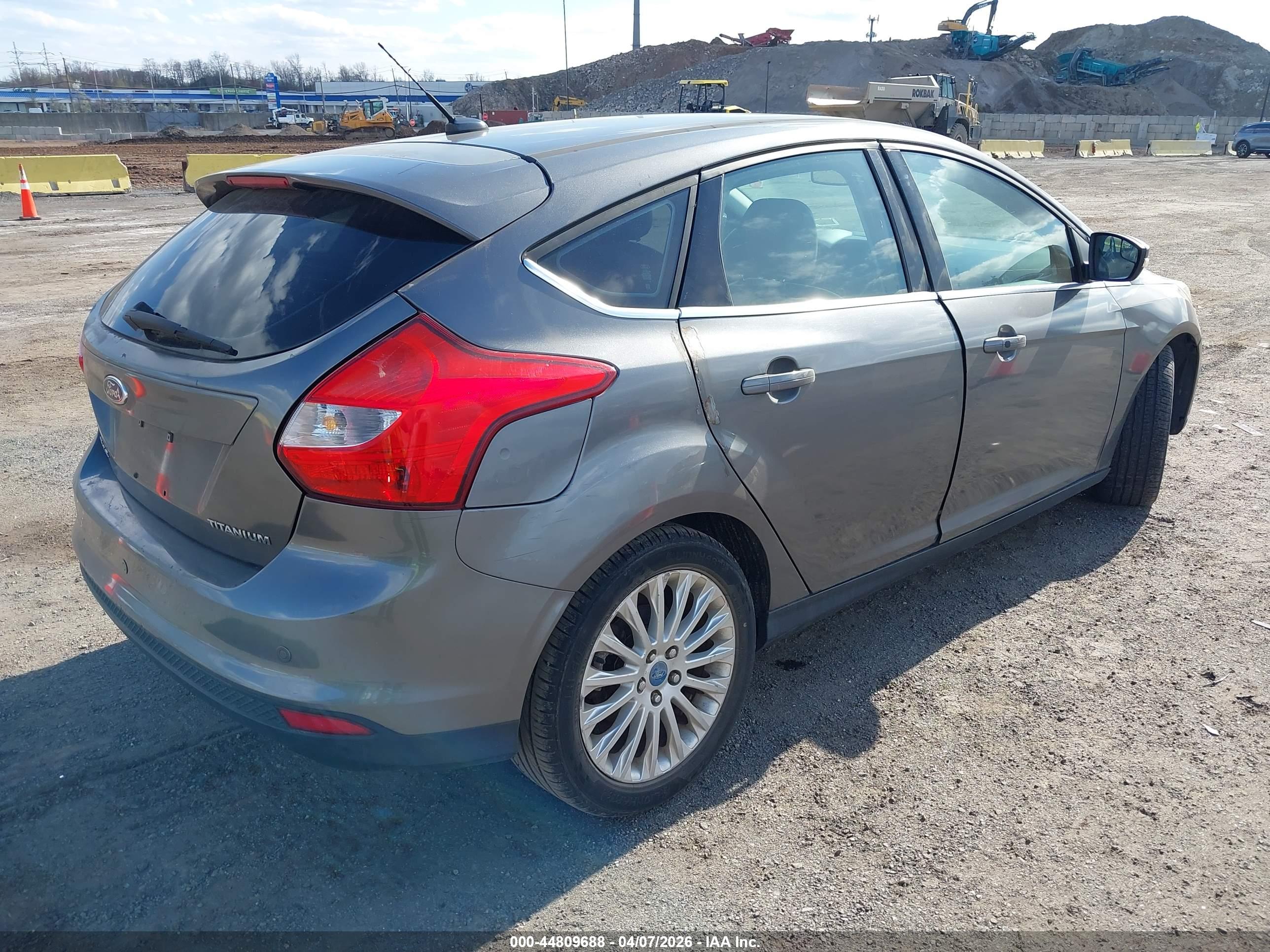 FORD FOCUS image 4