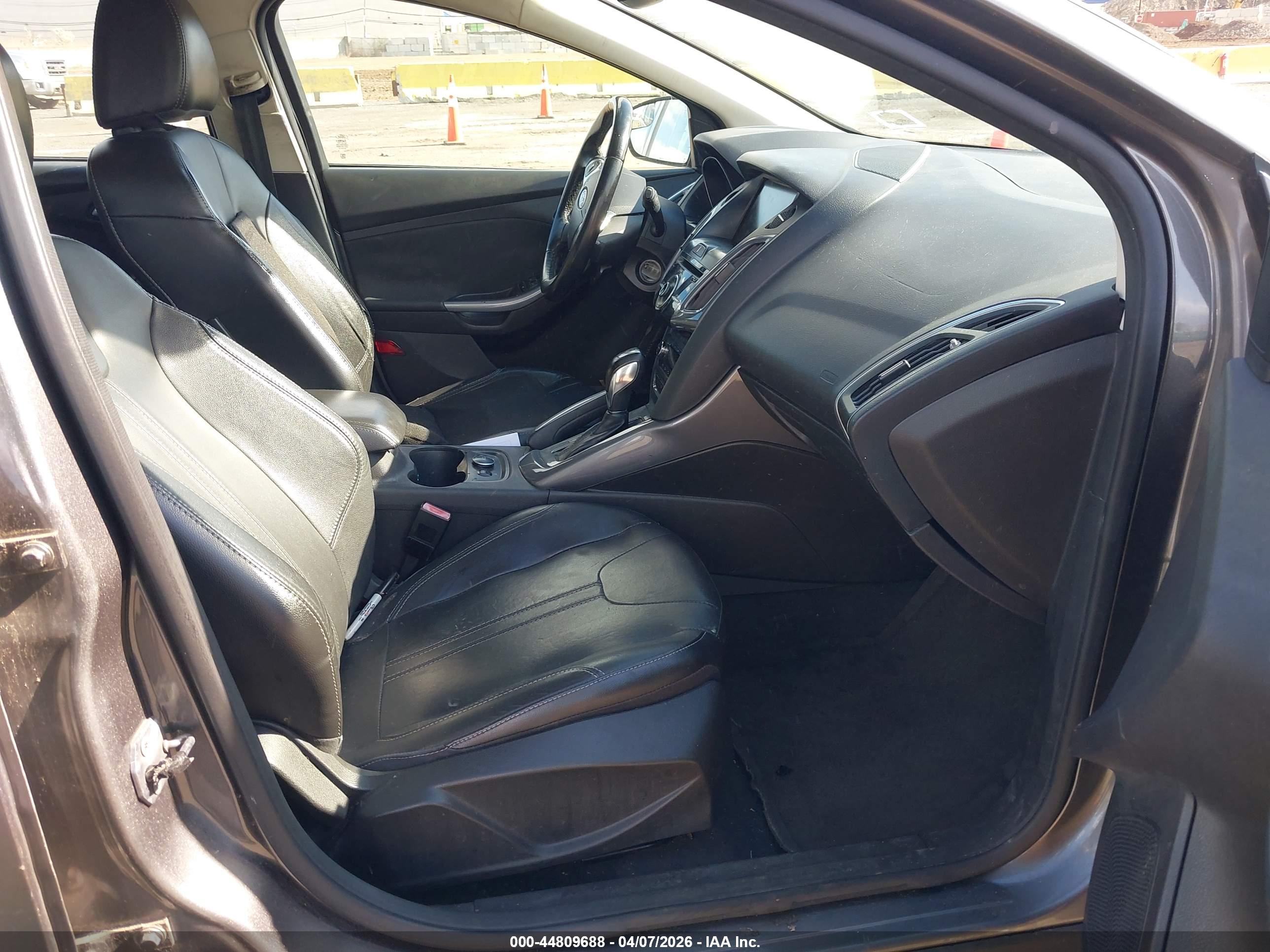 FORD FOCUS image 5