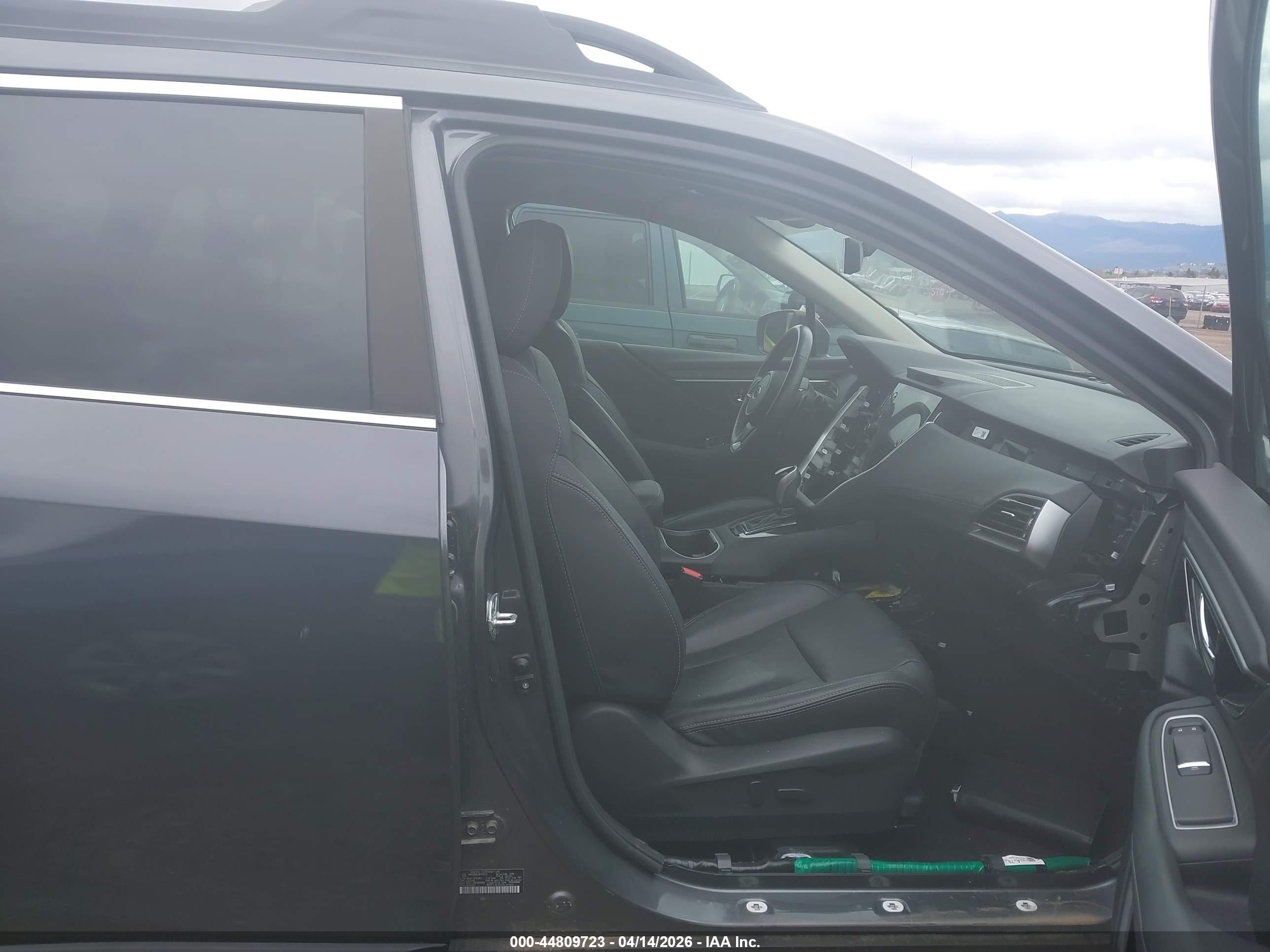 SUBARU OUTBACK image 5