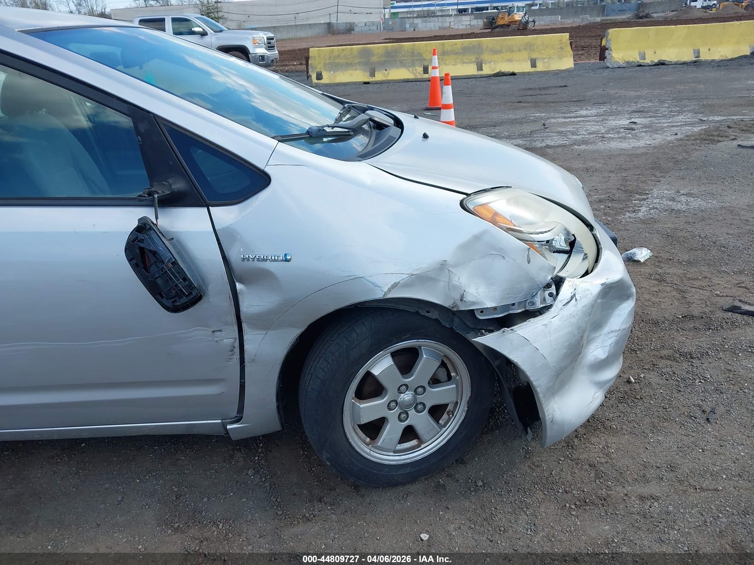 TOYOTA PRIUS image 6