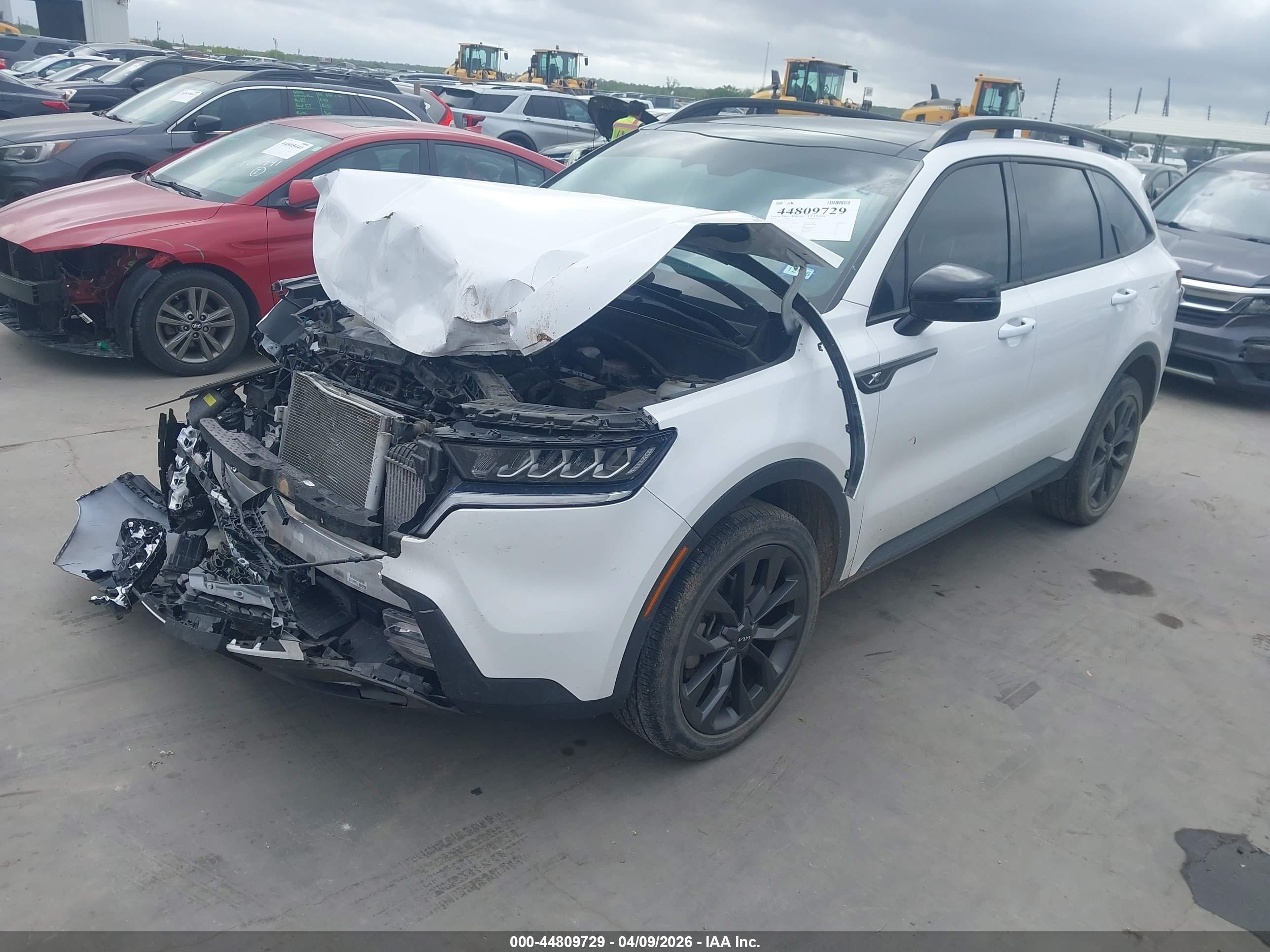 KIA SORENTO image 2