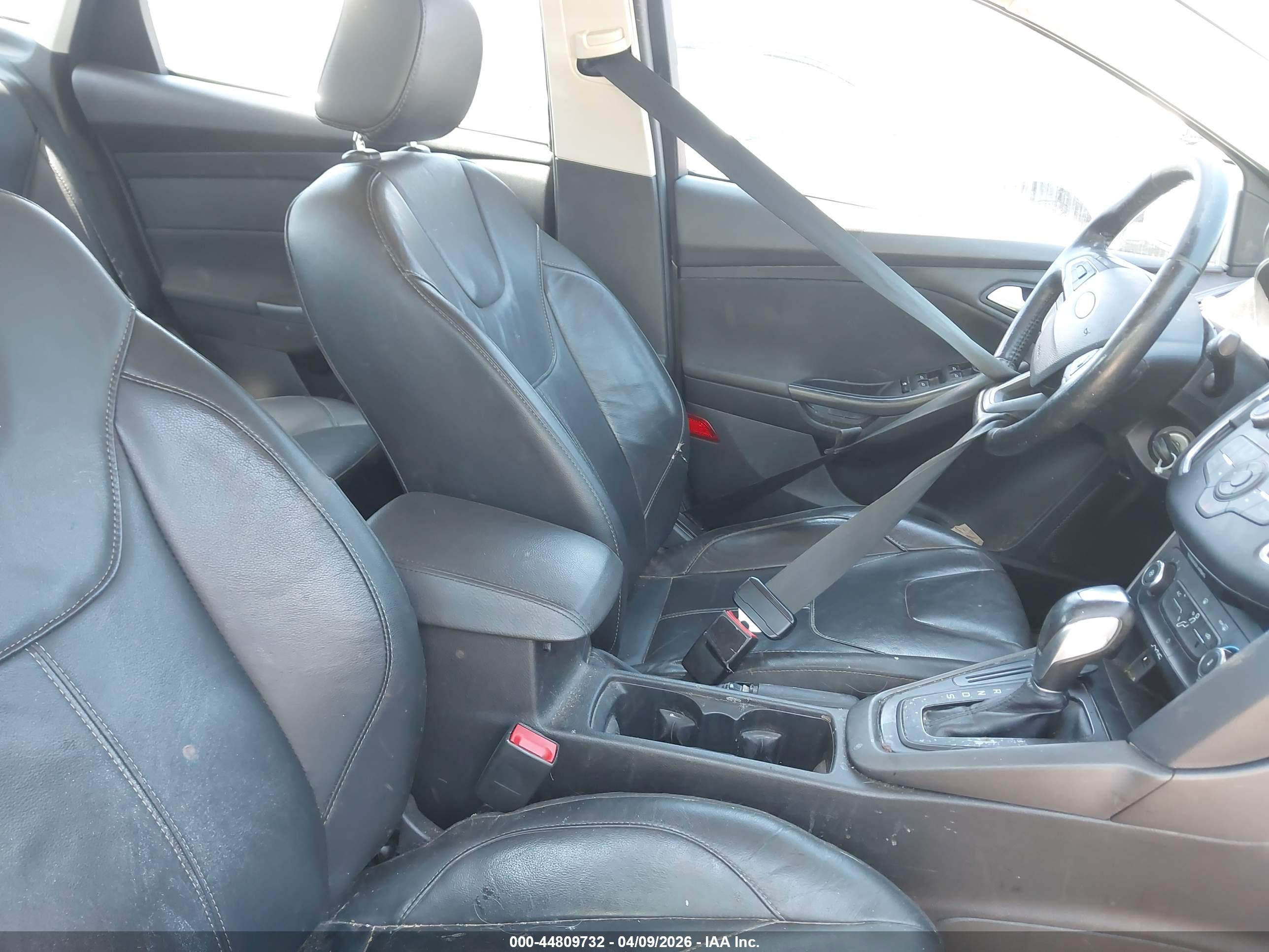 FORD FOCUS image 5