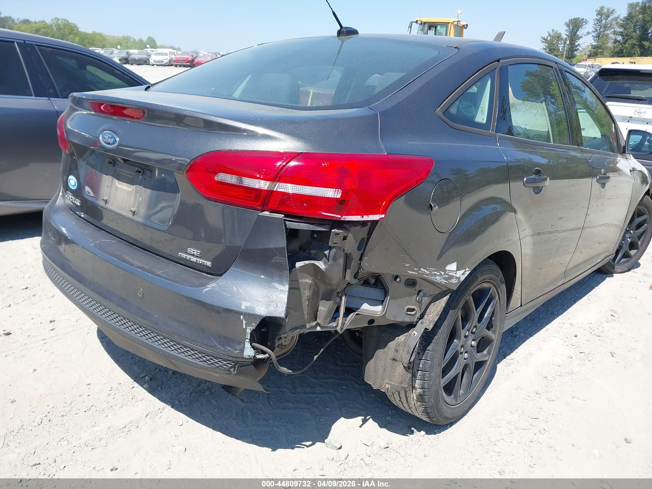FORD FOCUS image 6