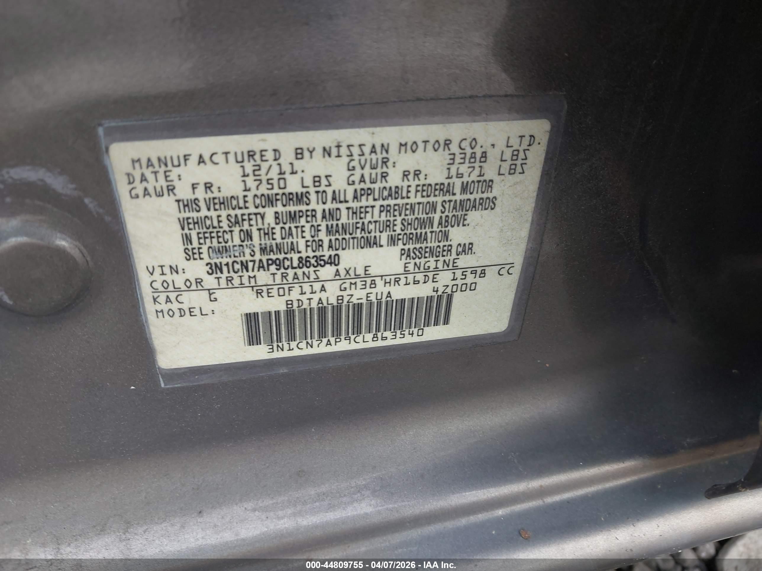 NISSAN VERSA image 9
